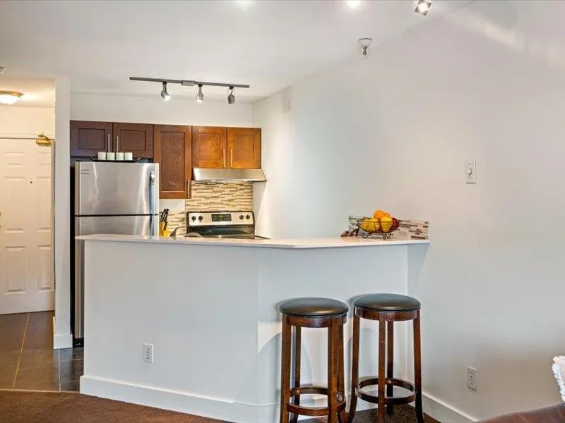240 4350 Lorimer Road