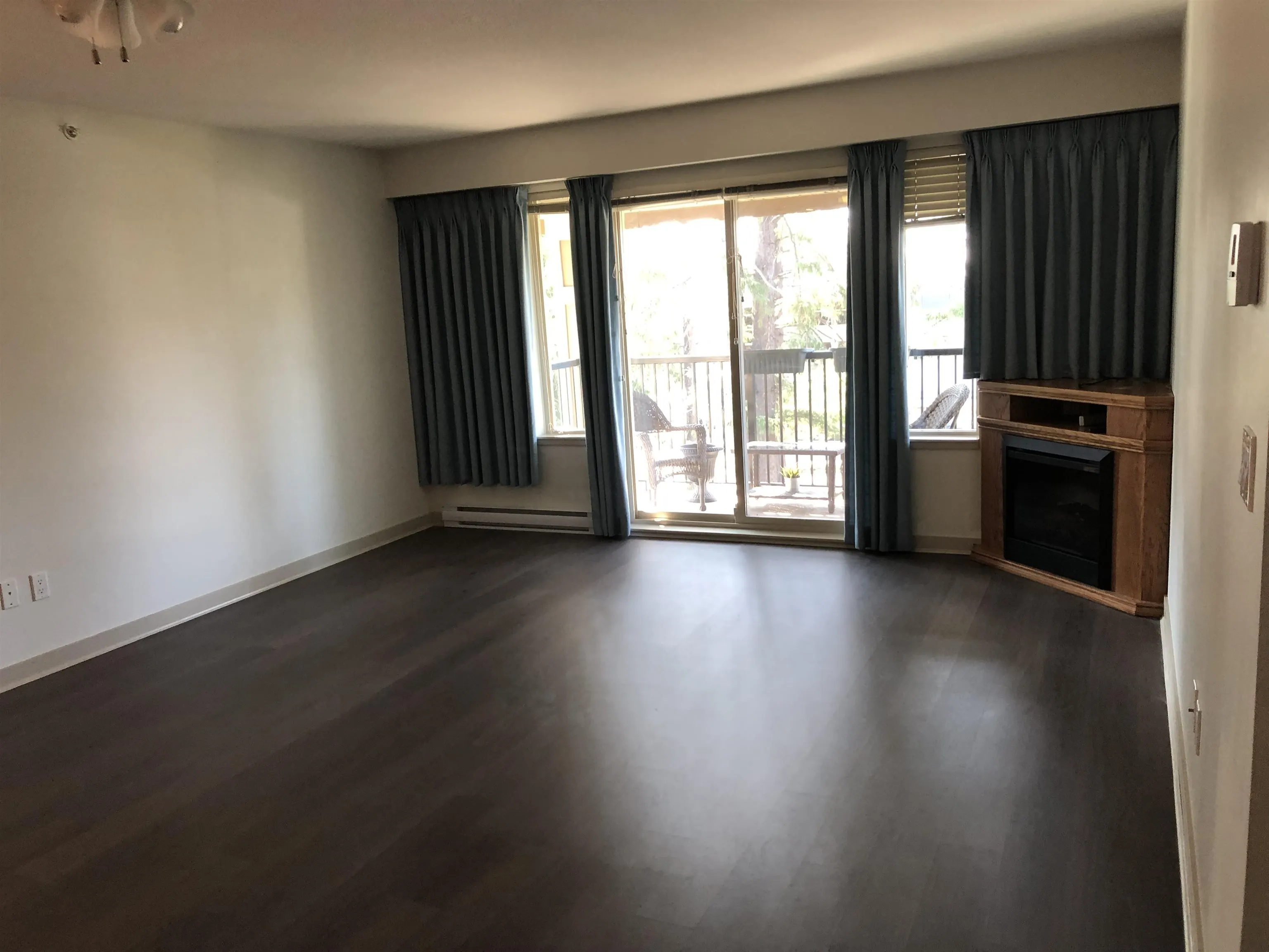 413 8695 160 Street