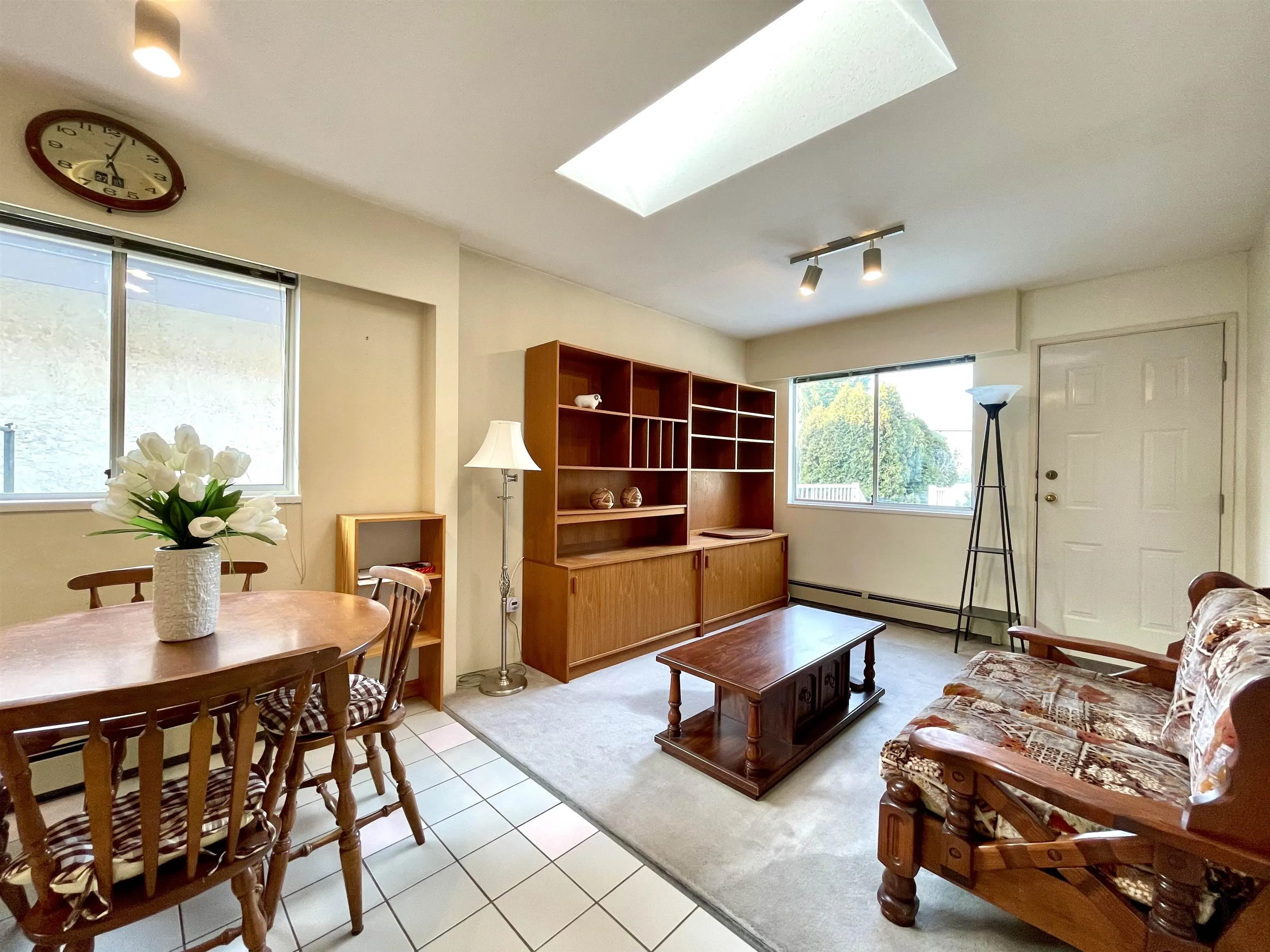 937 W 18th Avenue