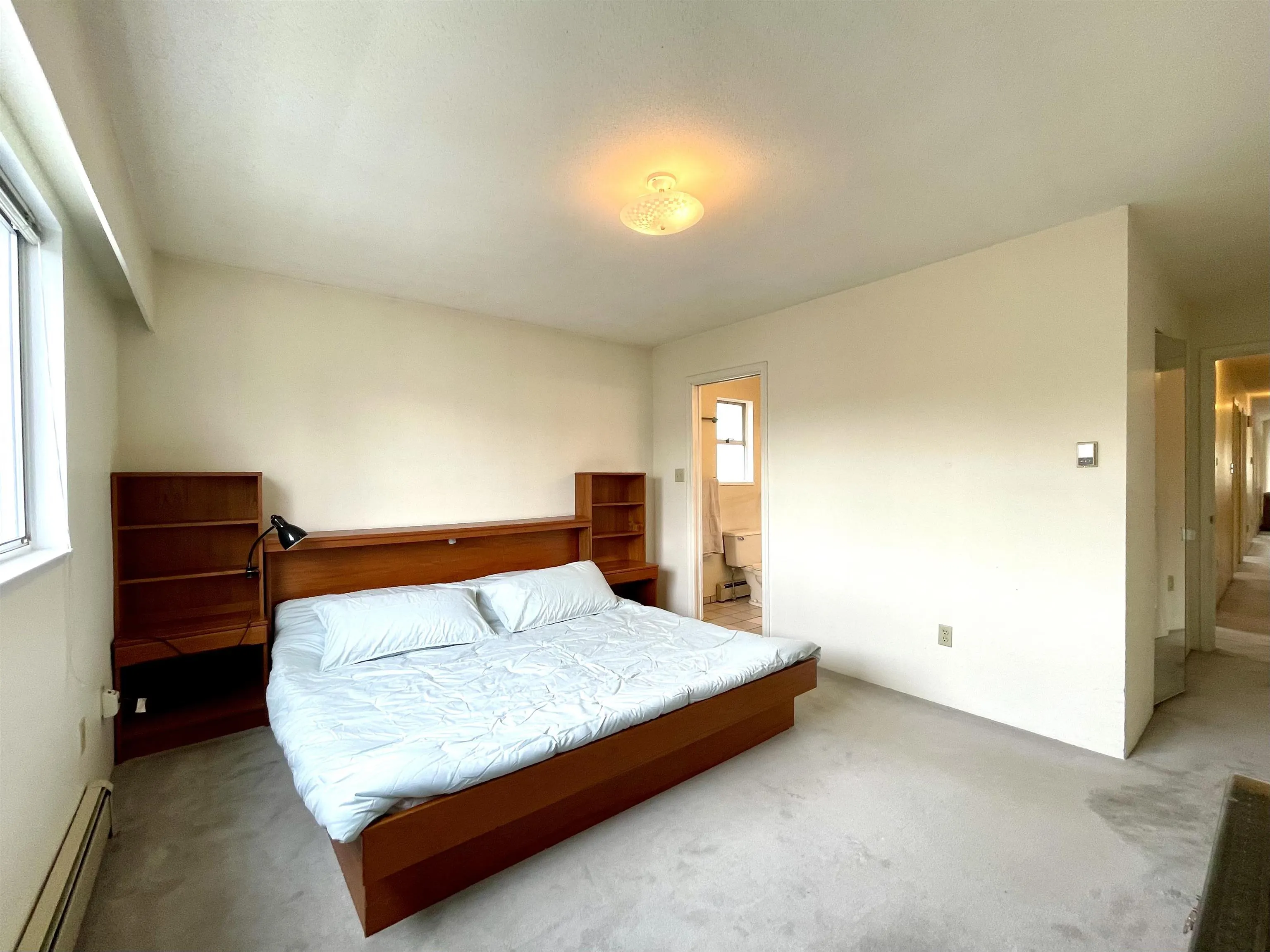 937 W 18th Avenue