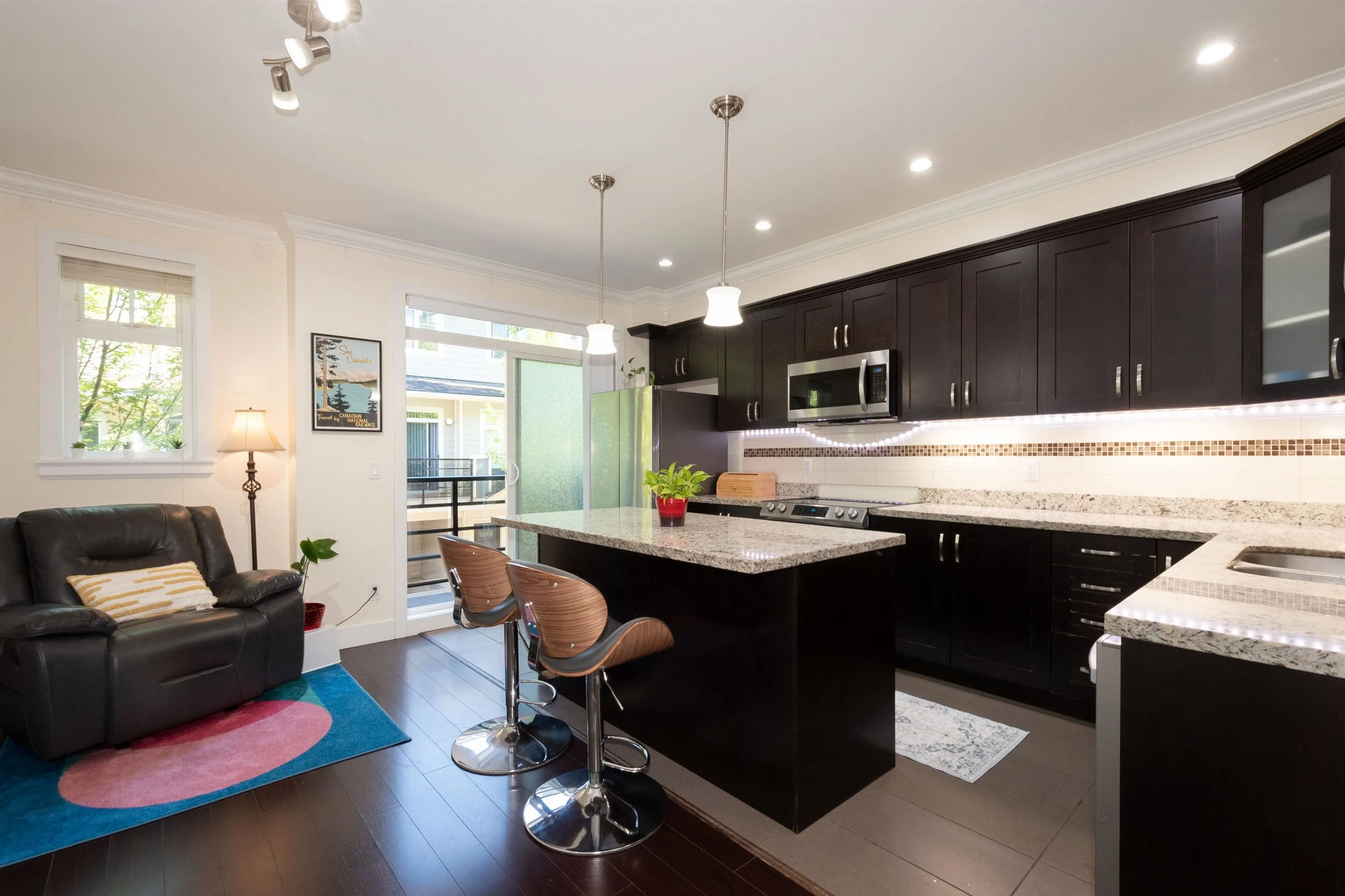 8 6383 140 Street
