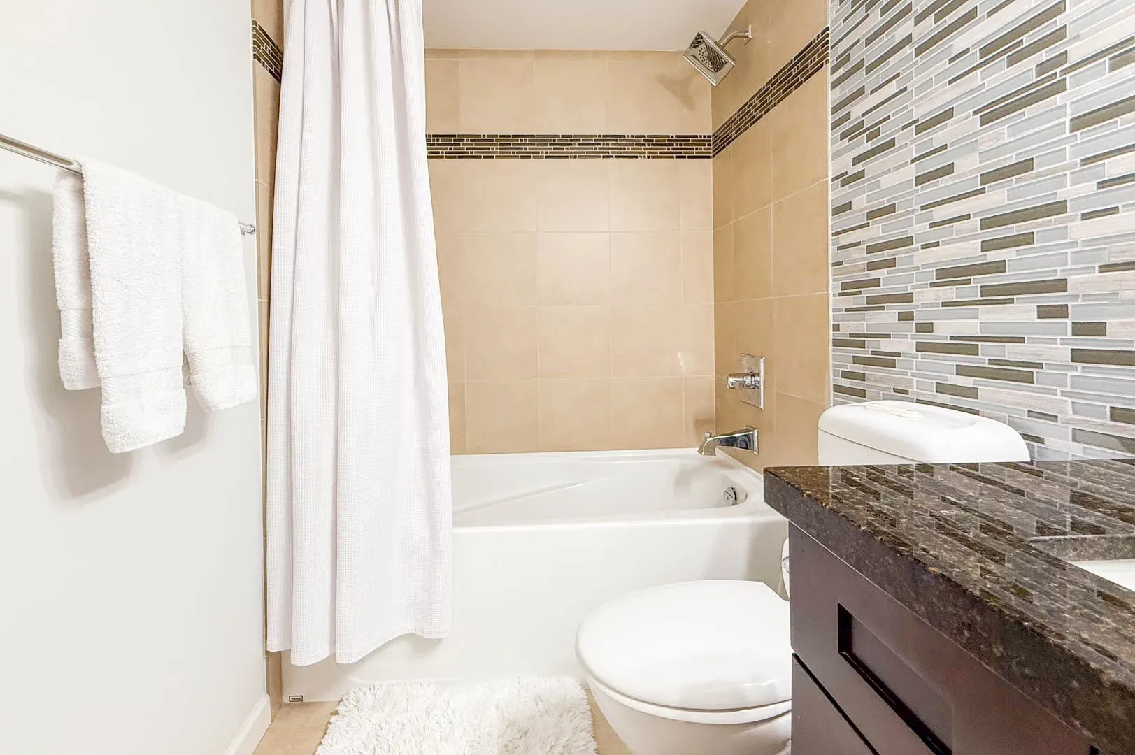 401 1508 Mariner Walk