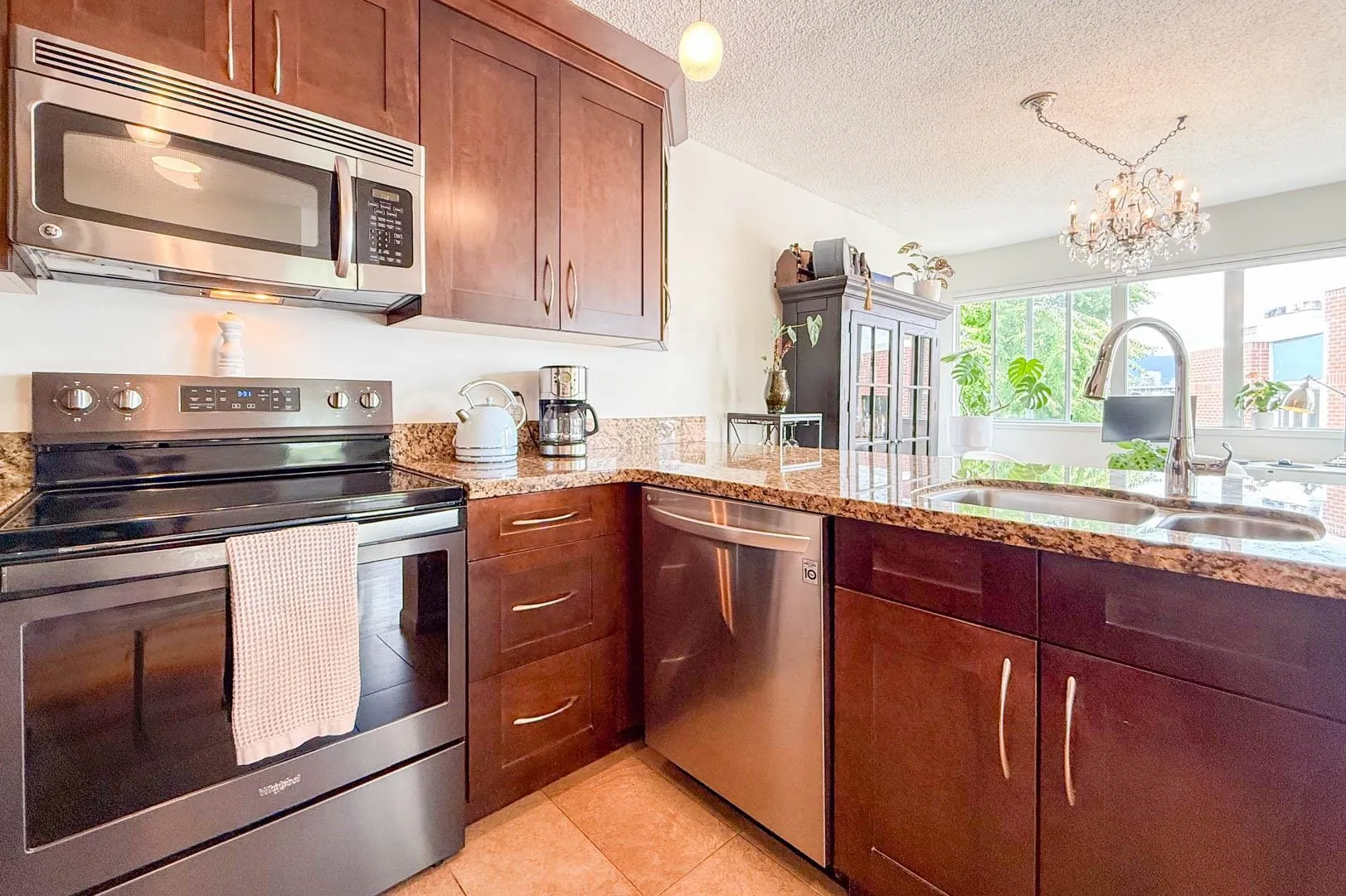 401 1508 Mariner Walk