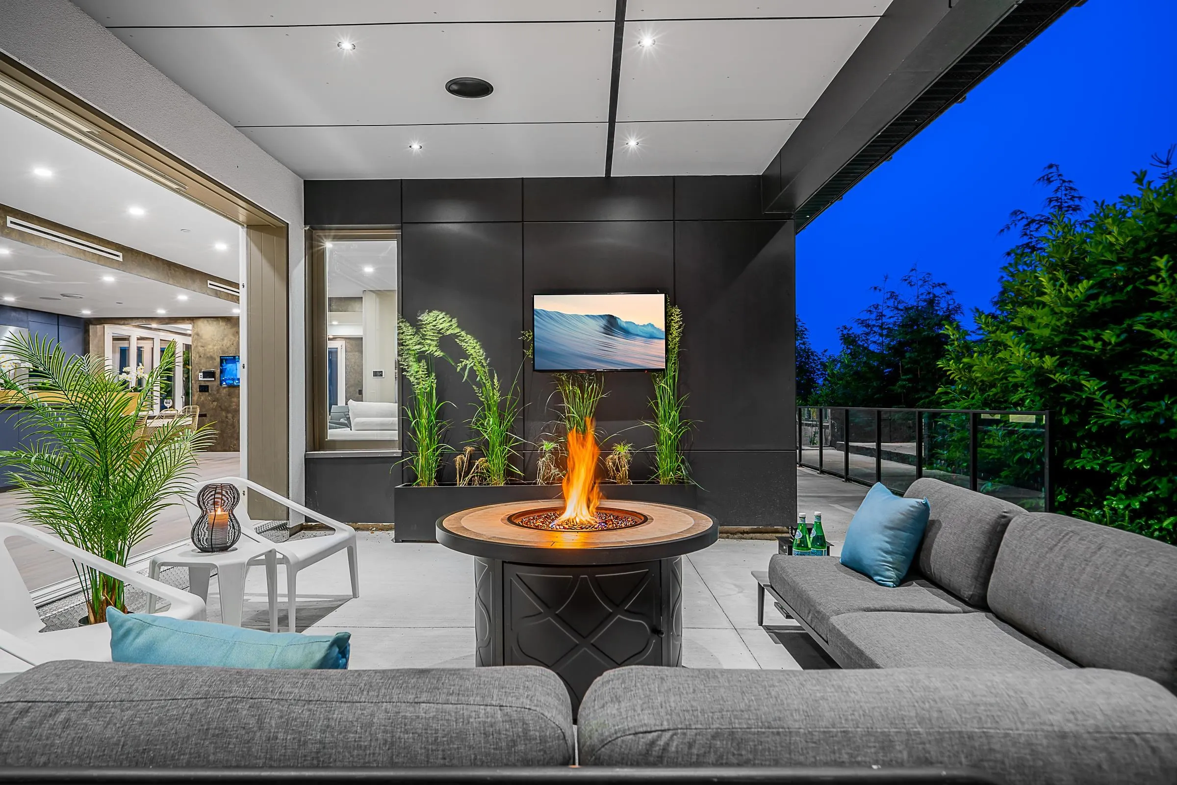 594 Craigmohr Drive