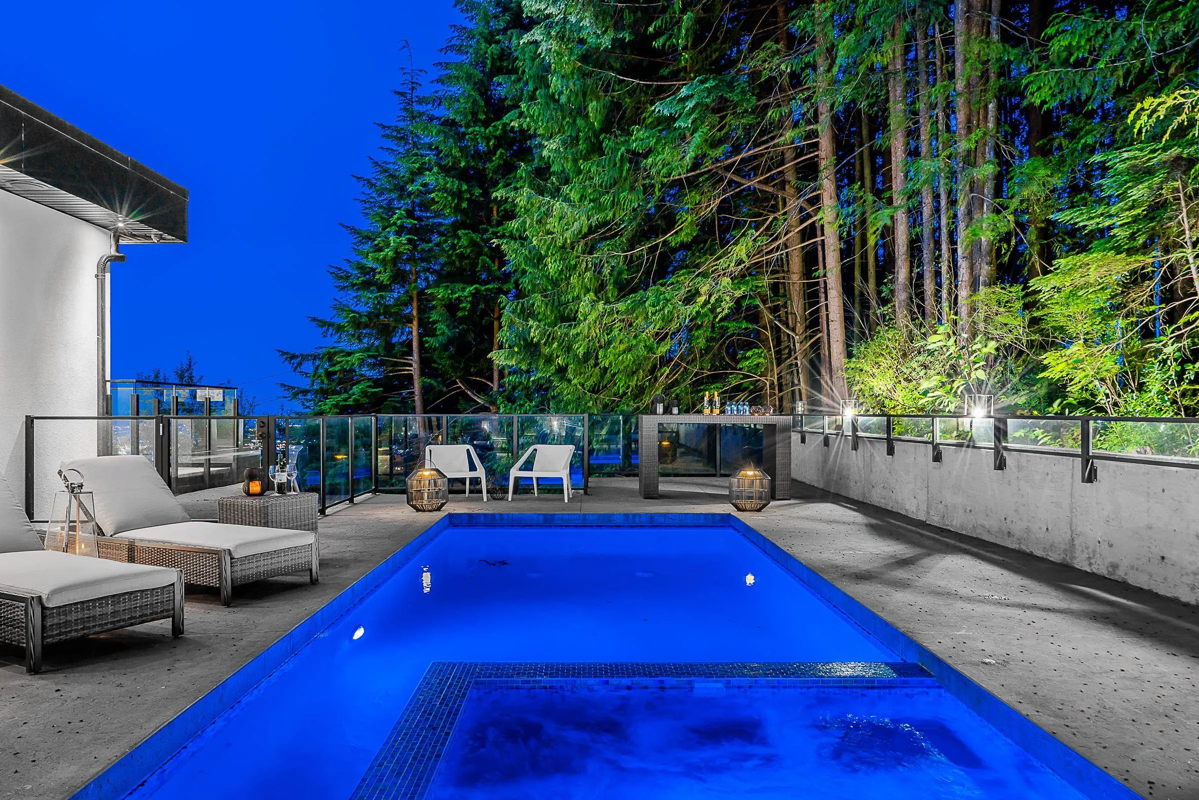594 Craigmohr Drive