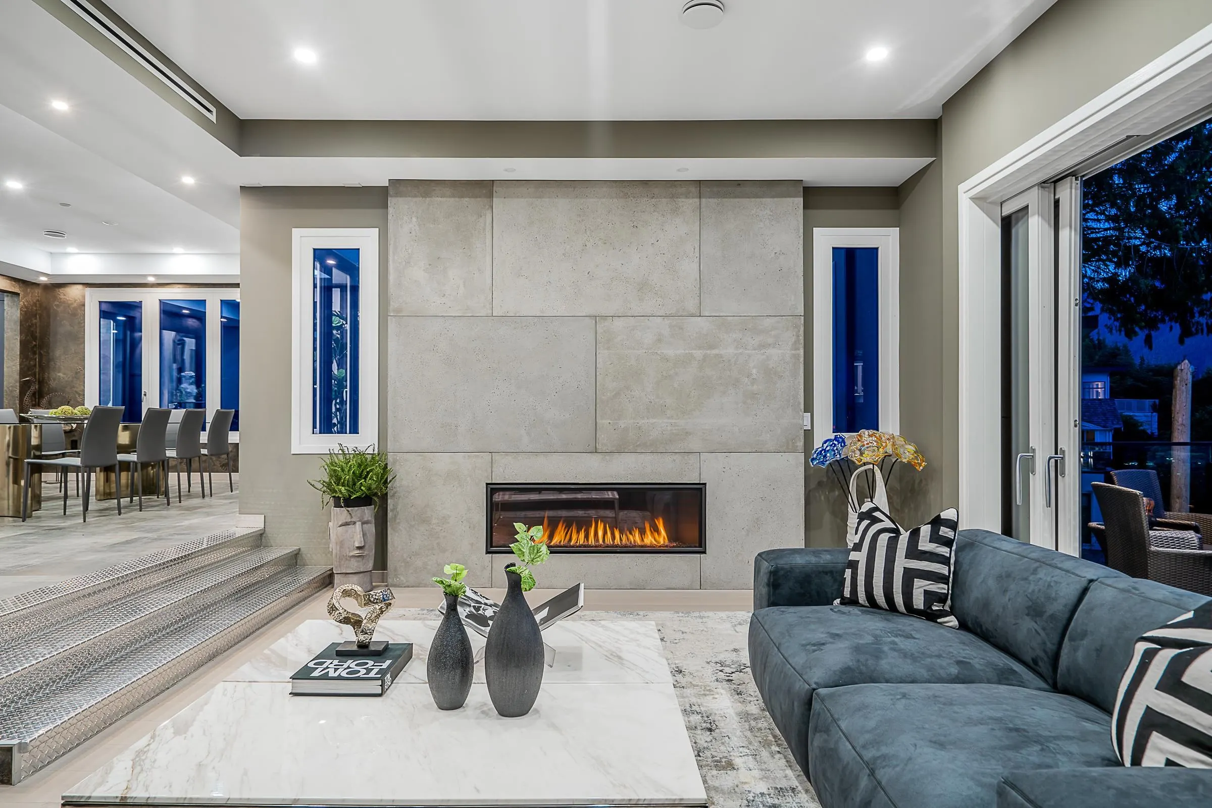 594 Craigmohr Drive