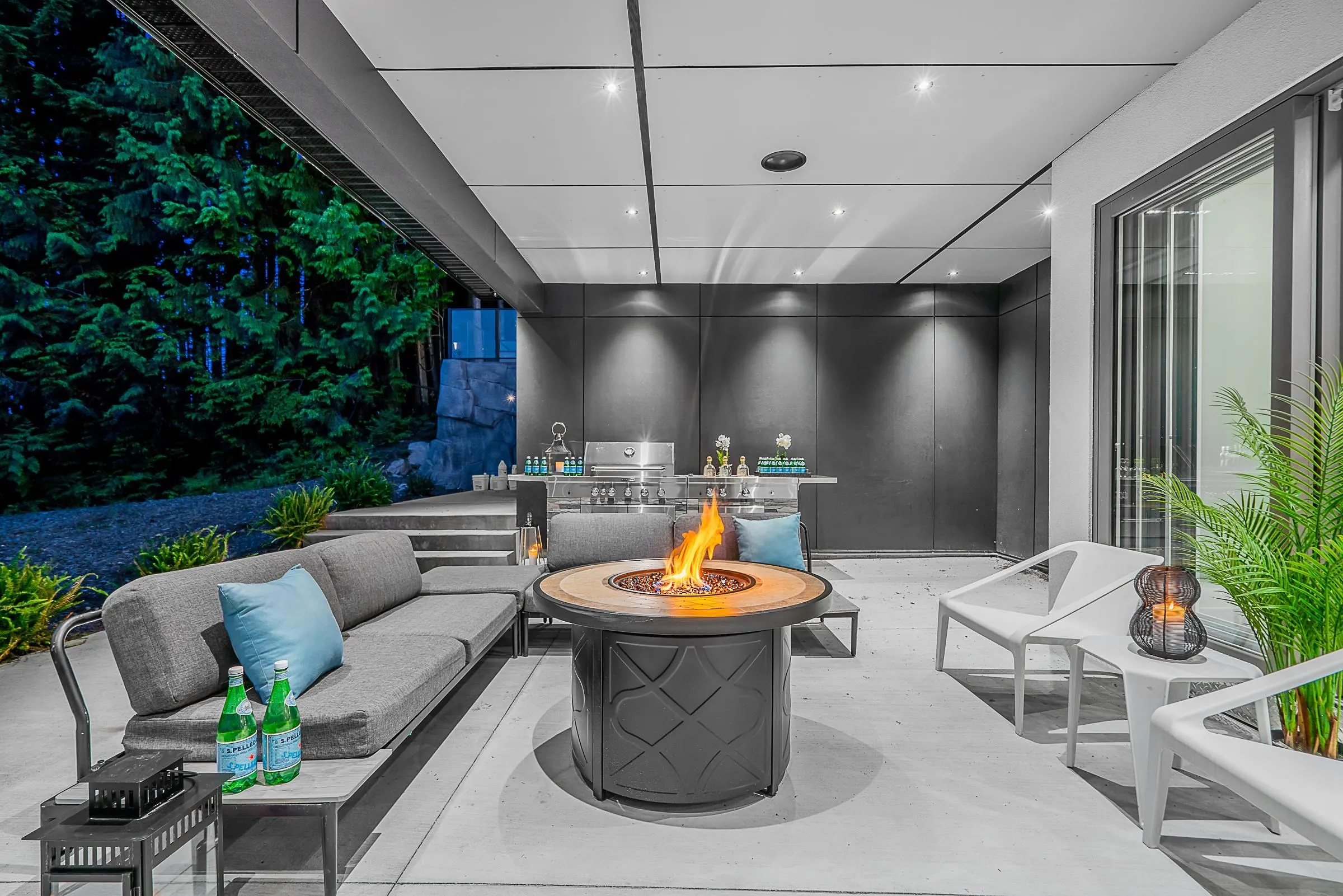 594 Craigmohr Drive