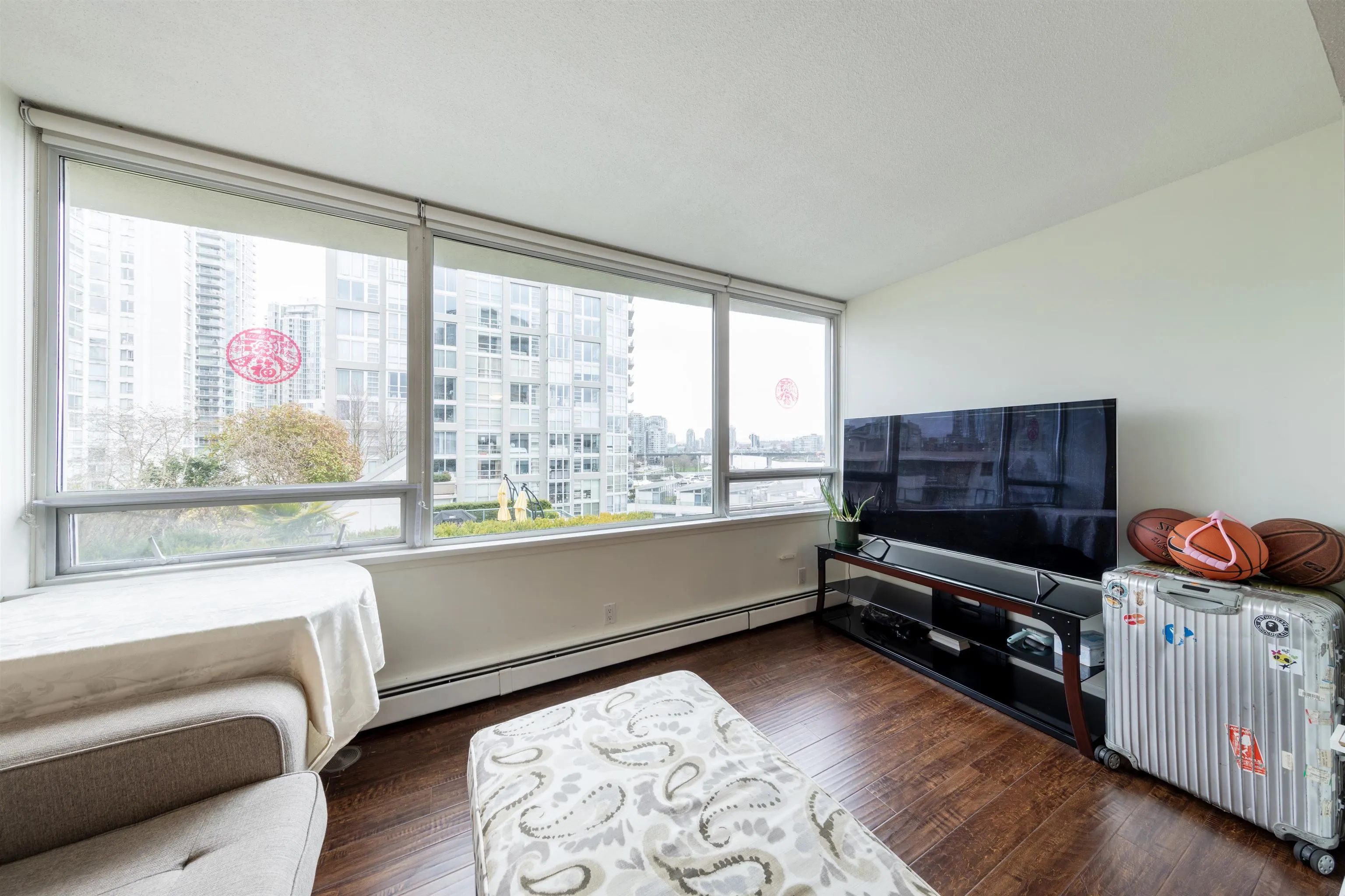 907 1288 Marinaside Crescent