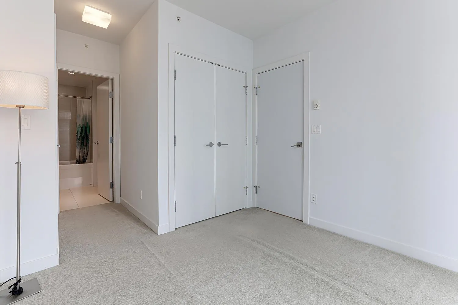 1710 4688 Kingsway