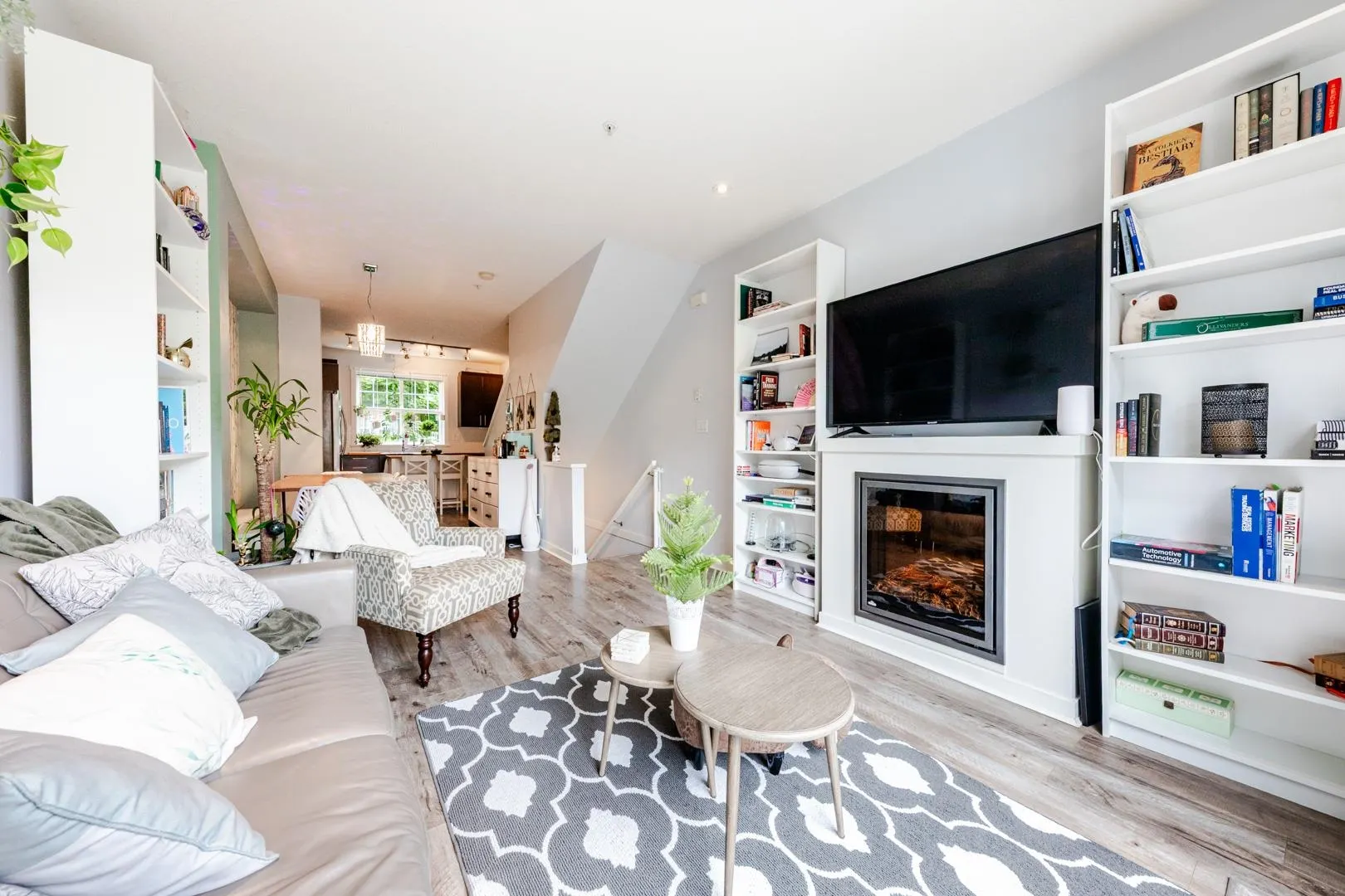 4 19538 Bishops Reach
