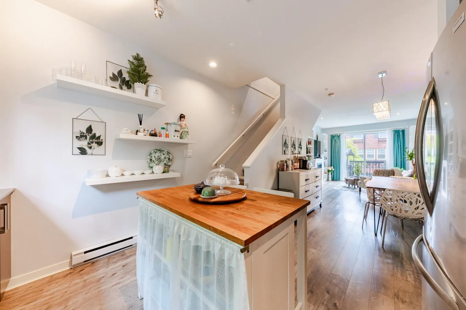 4 19538 Bishops Reach