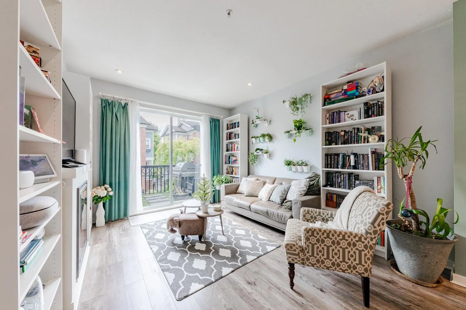 4 19538 Bishops Reach