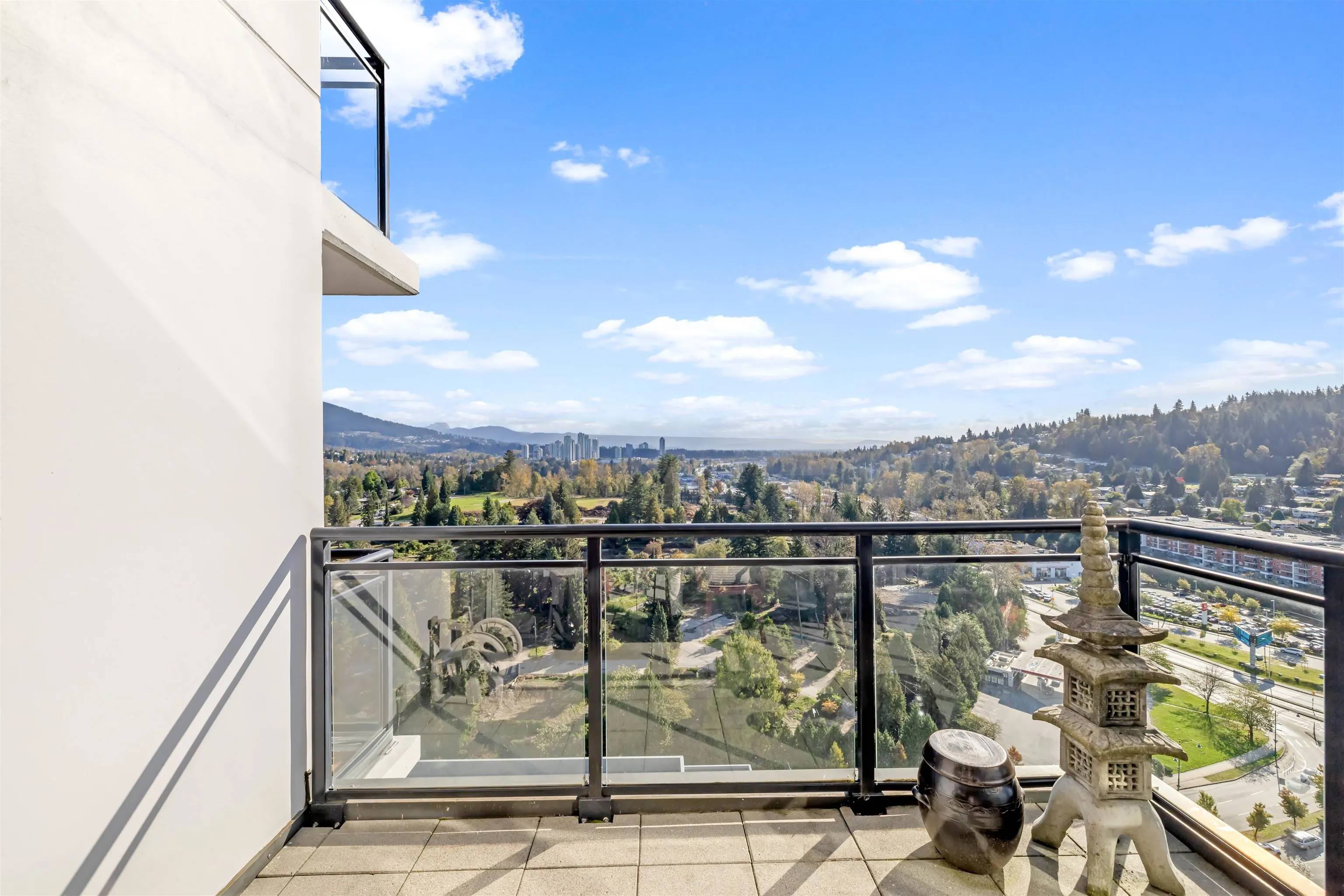 2602 400 Capilano Road