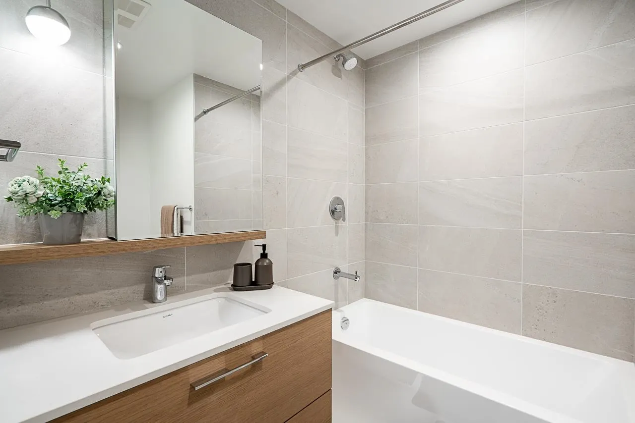 3110 2181 Madison Avenue