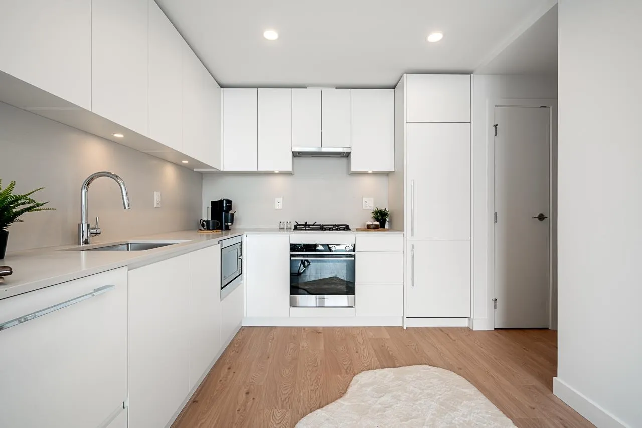3110 2181 Madison Avenue