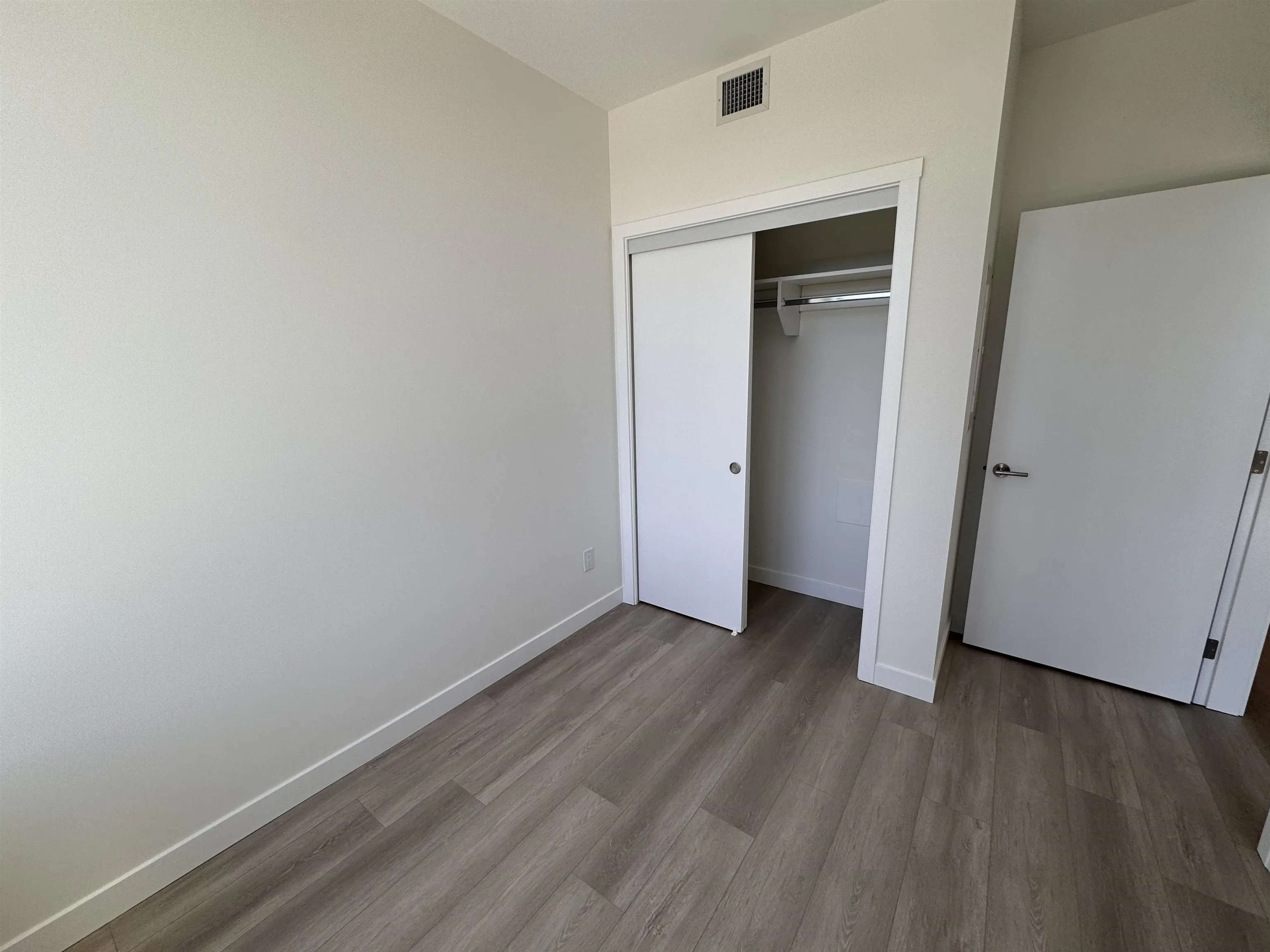 1409 626 Claremont Street