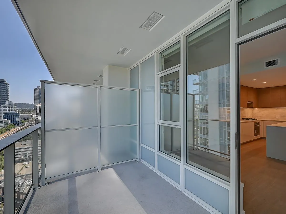 2406 2186 Gilmore Avenue