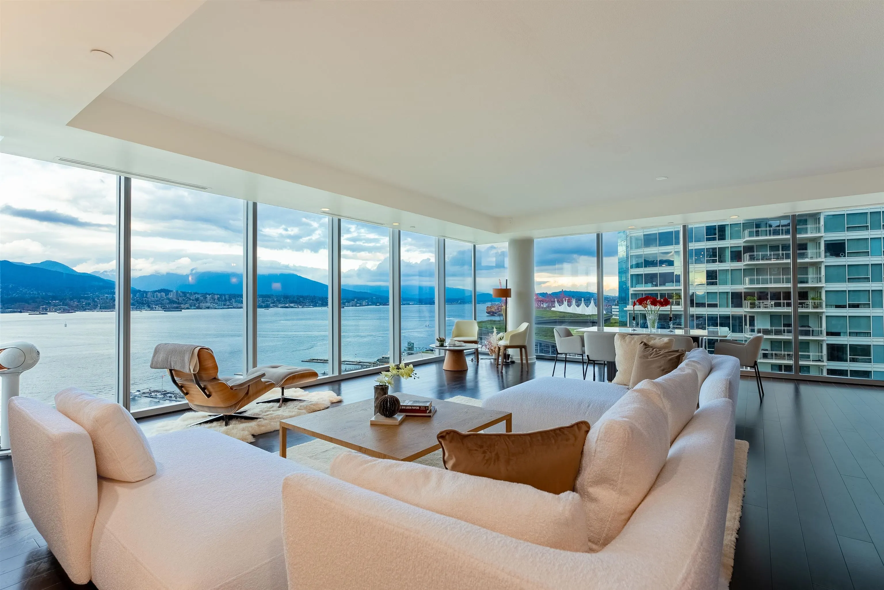 1402 1169 W Cordova Street