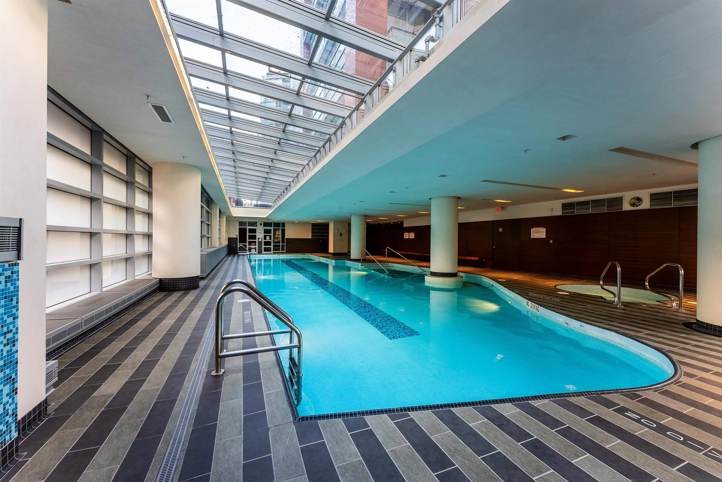 1402 1169 W Cordova Street