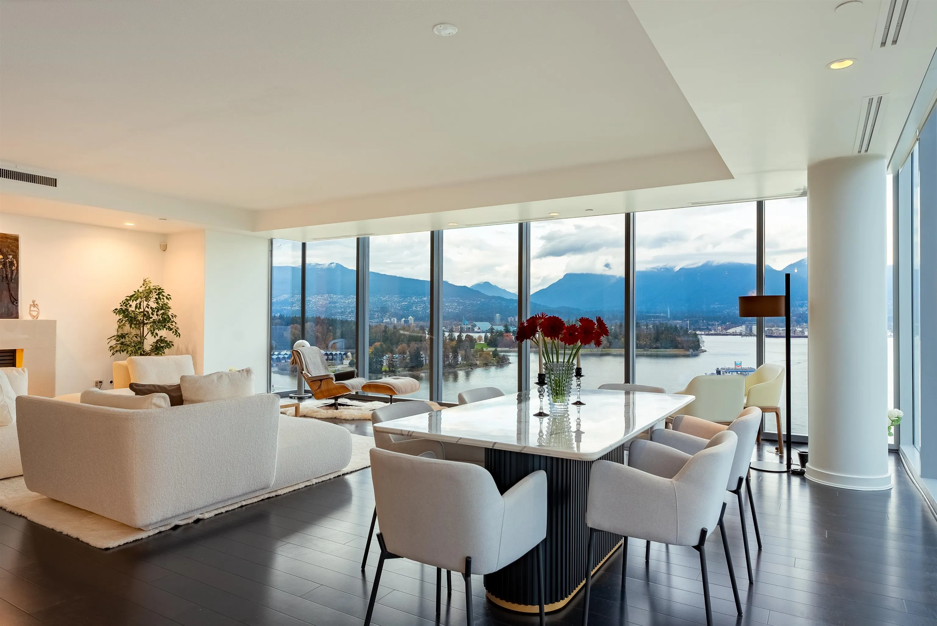 1402 1169 W Cordova Street