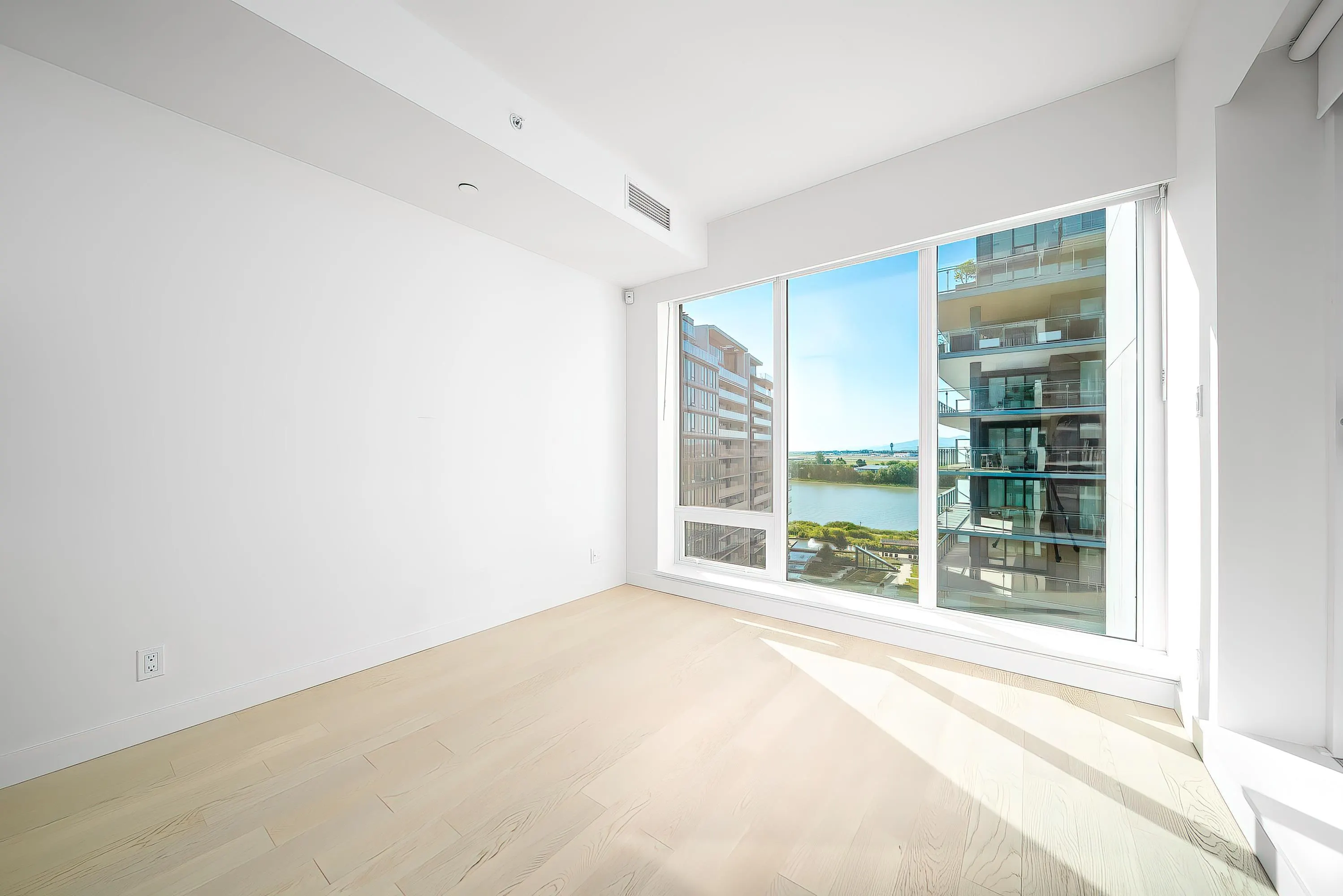 805 6855 Pearson Way
