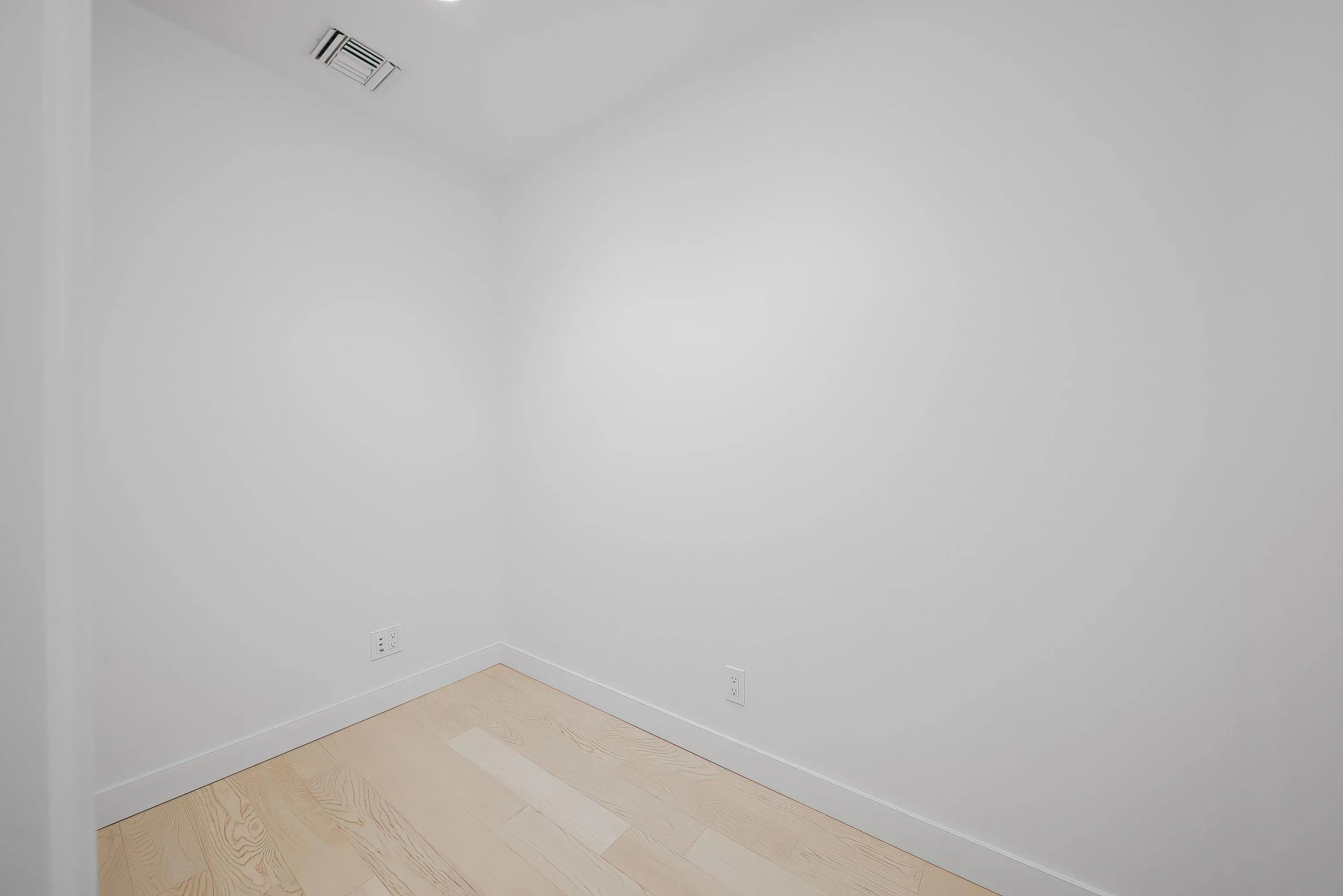 805 6855 Pearson Way