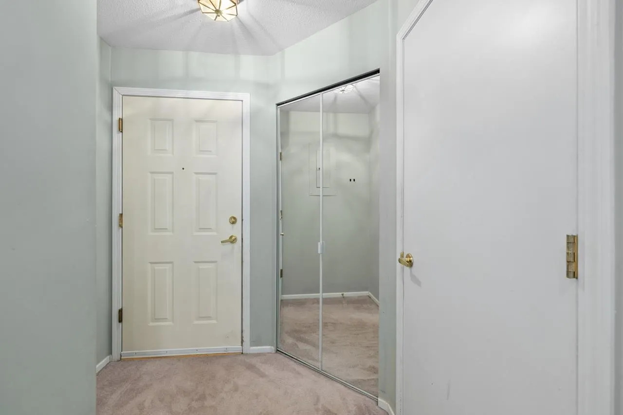 307 27358 32 Avenue