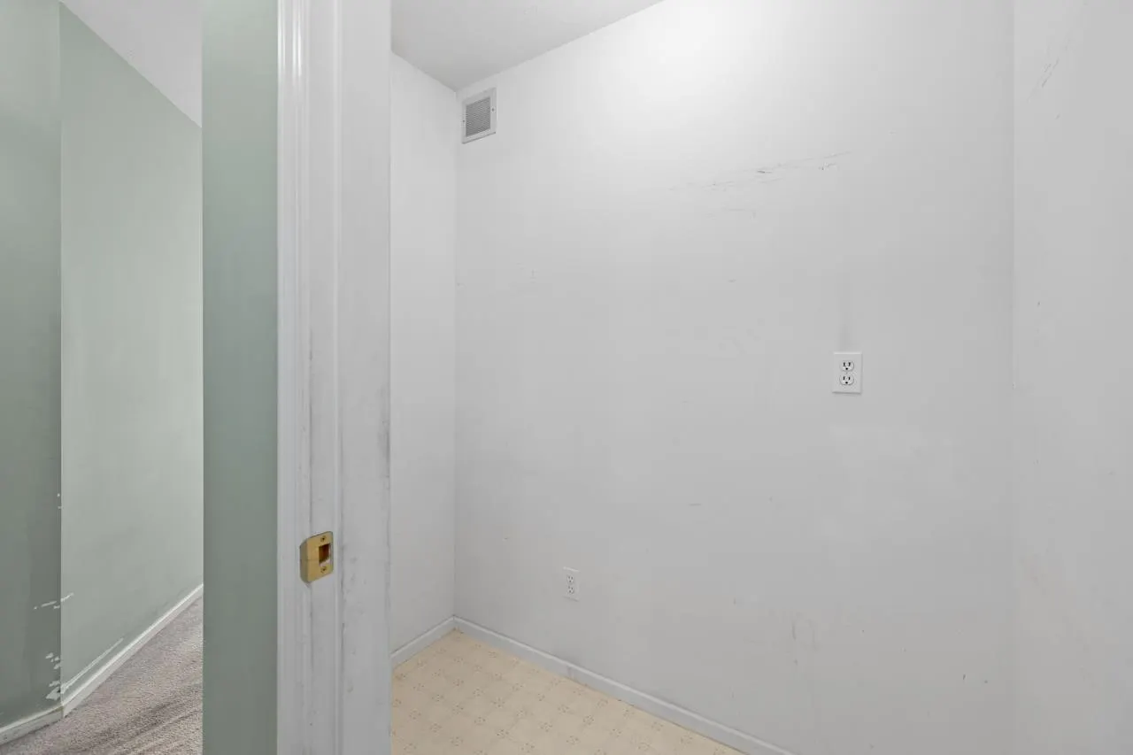 307 27358 32 Avenue