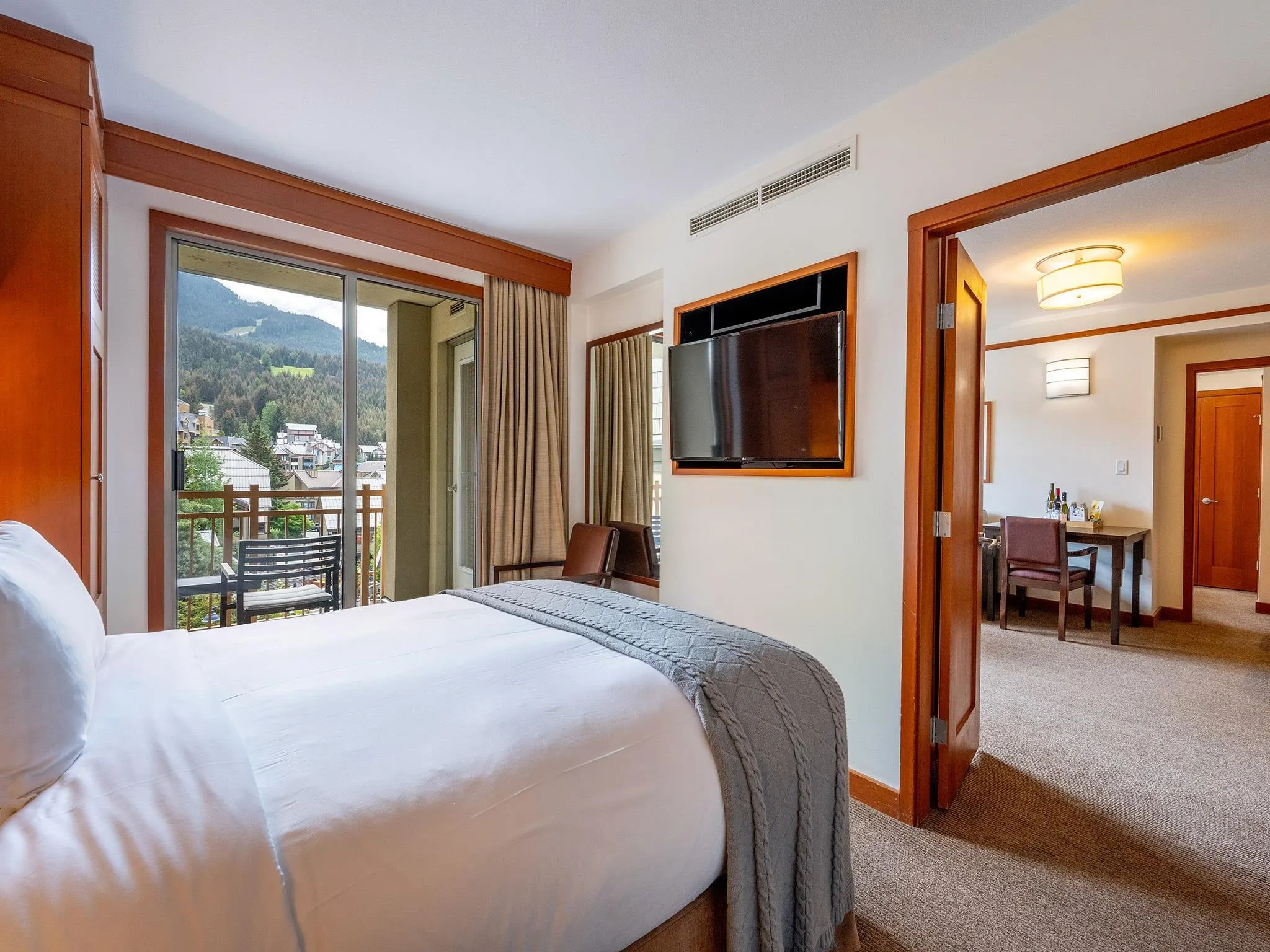 6613 4299 Blackcomb Way
