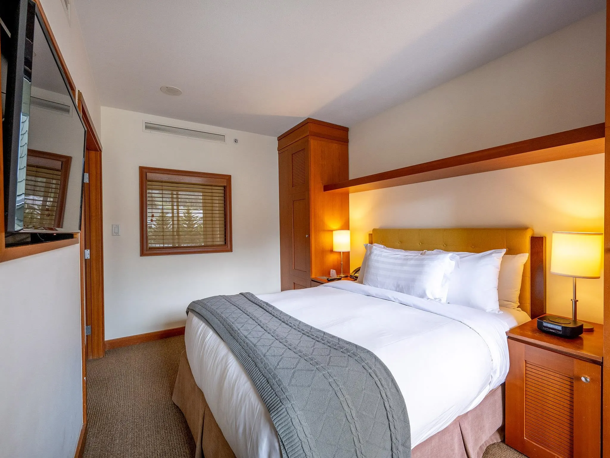 6613 4299 Blackcomb Way