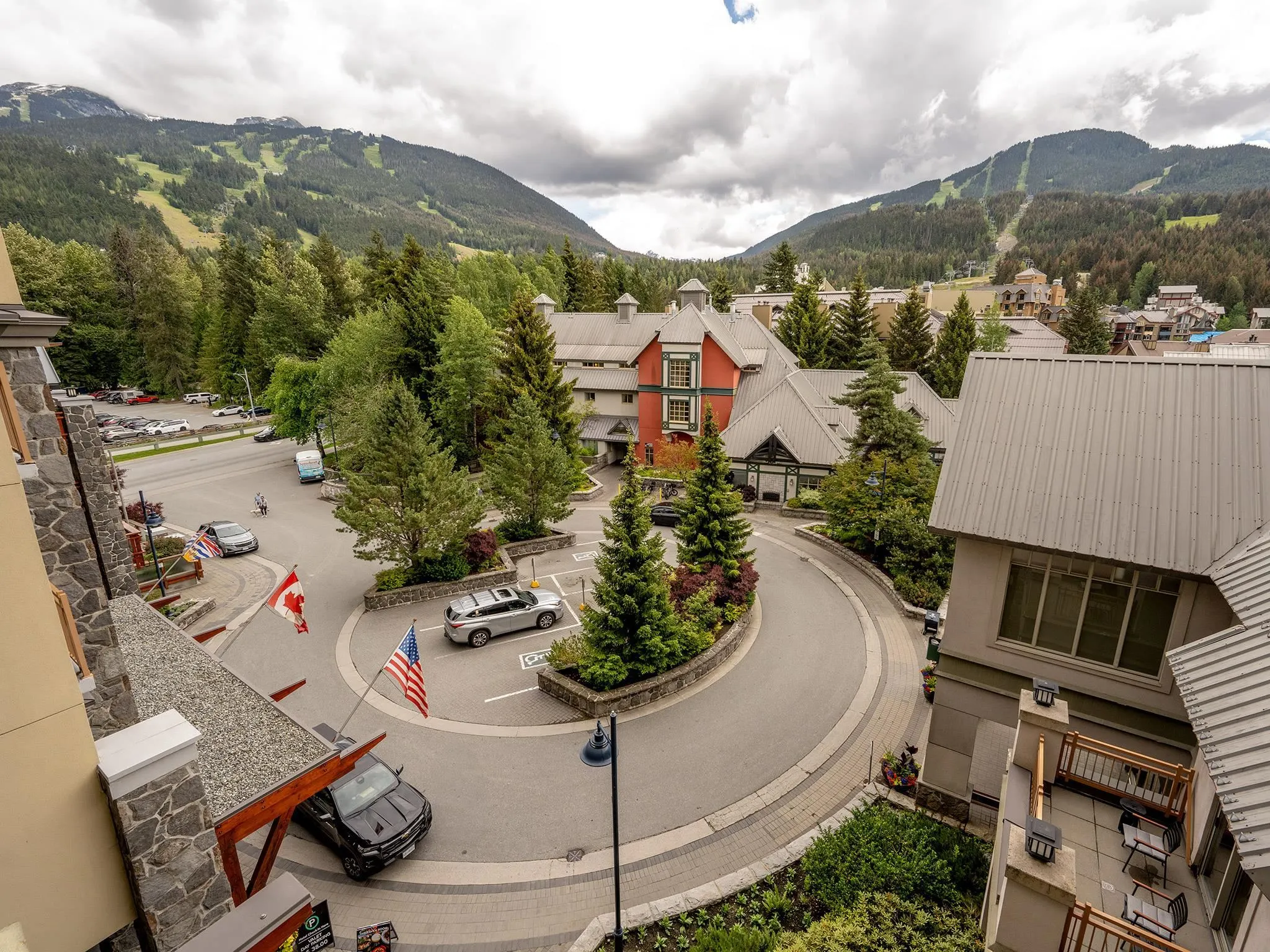6613 4299 Blackcomb Way