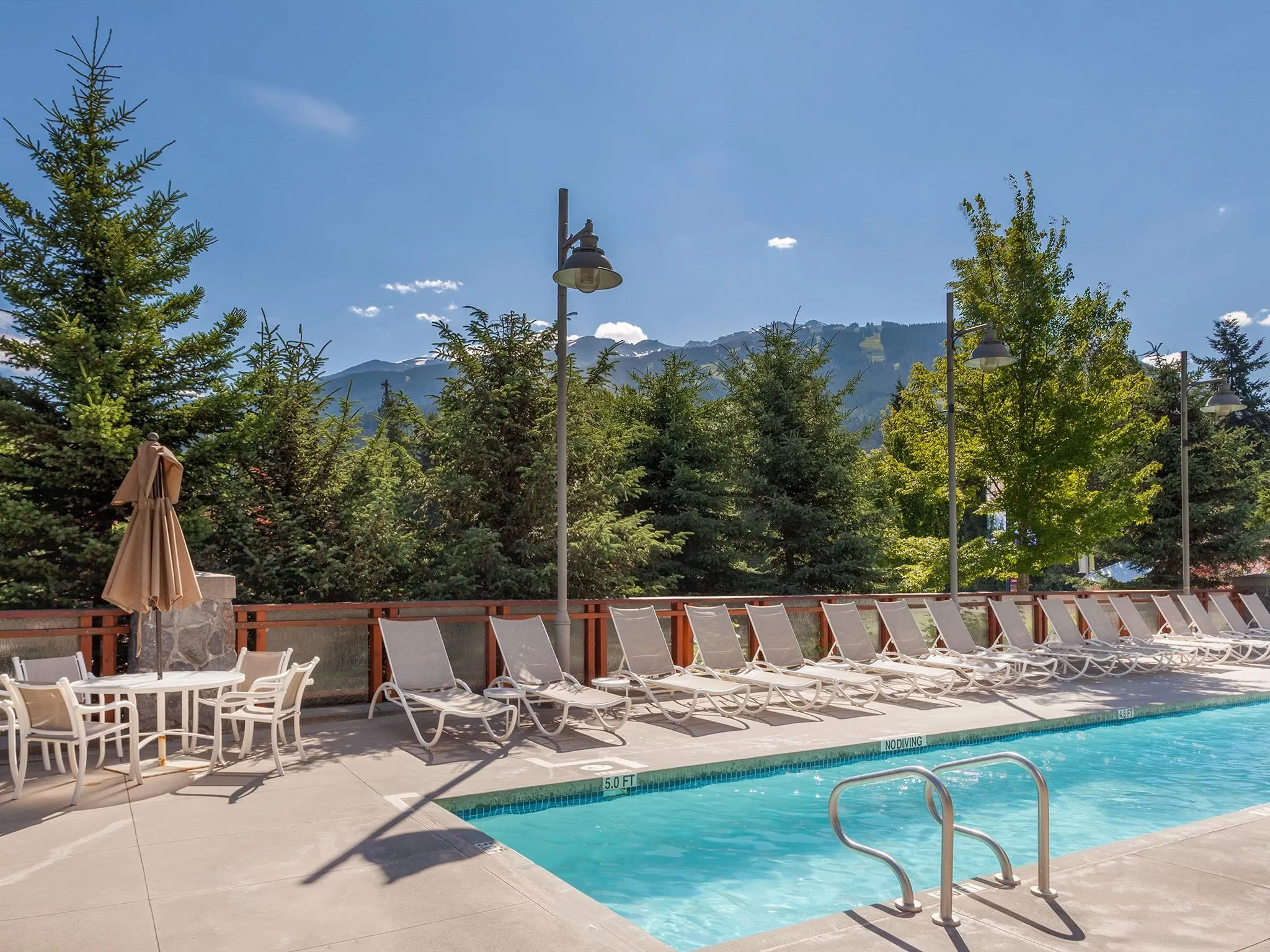 6613 4299 Blackcomb Way