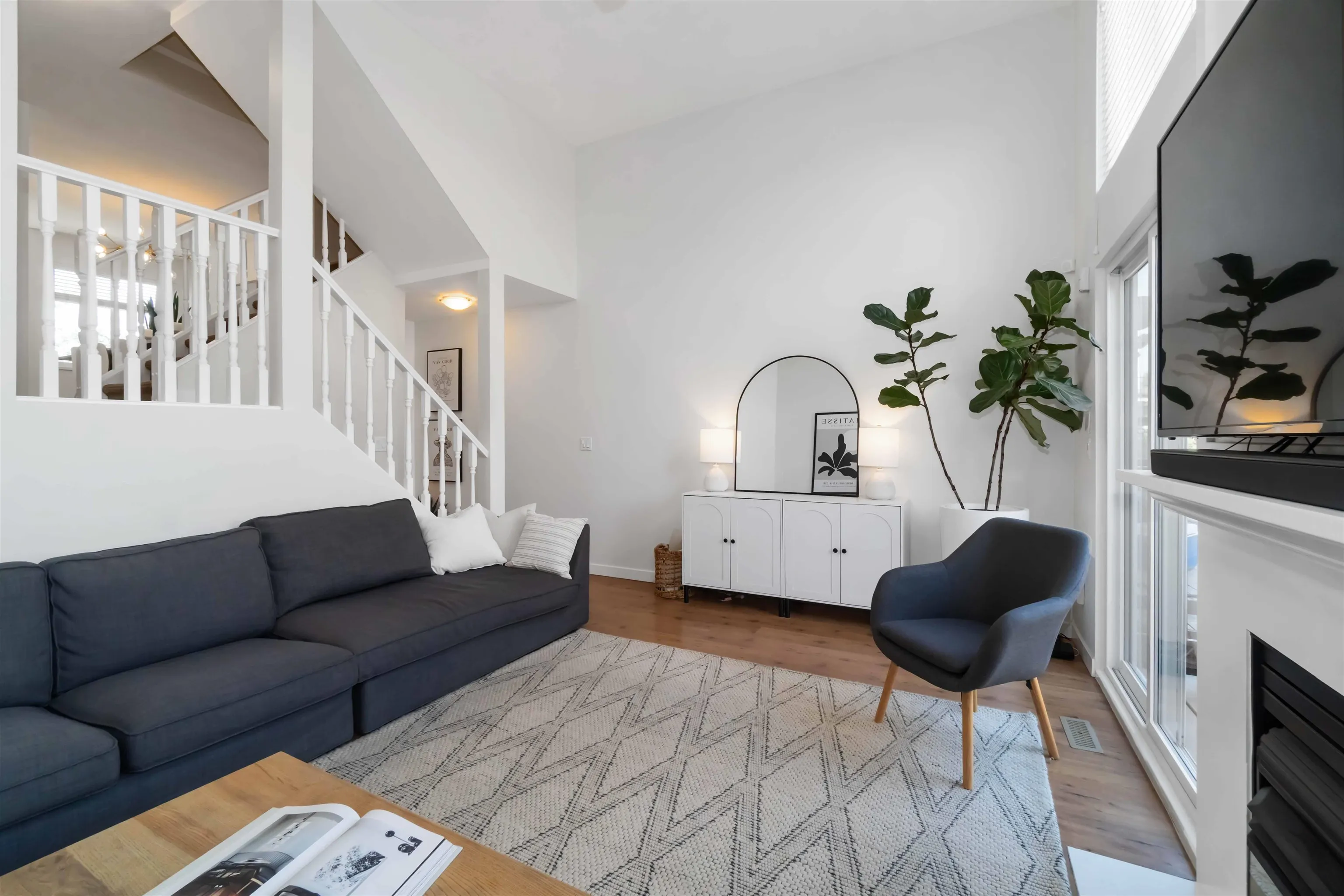 D 3374 Sefton Street