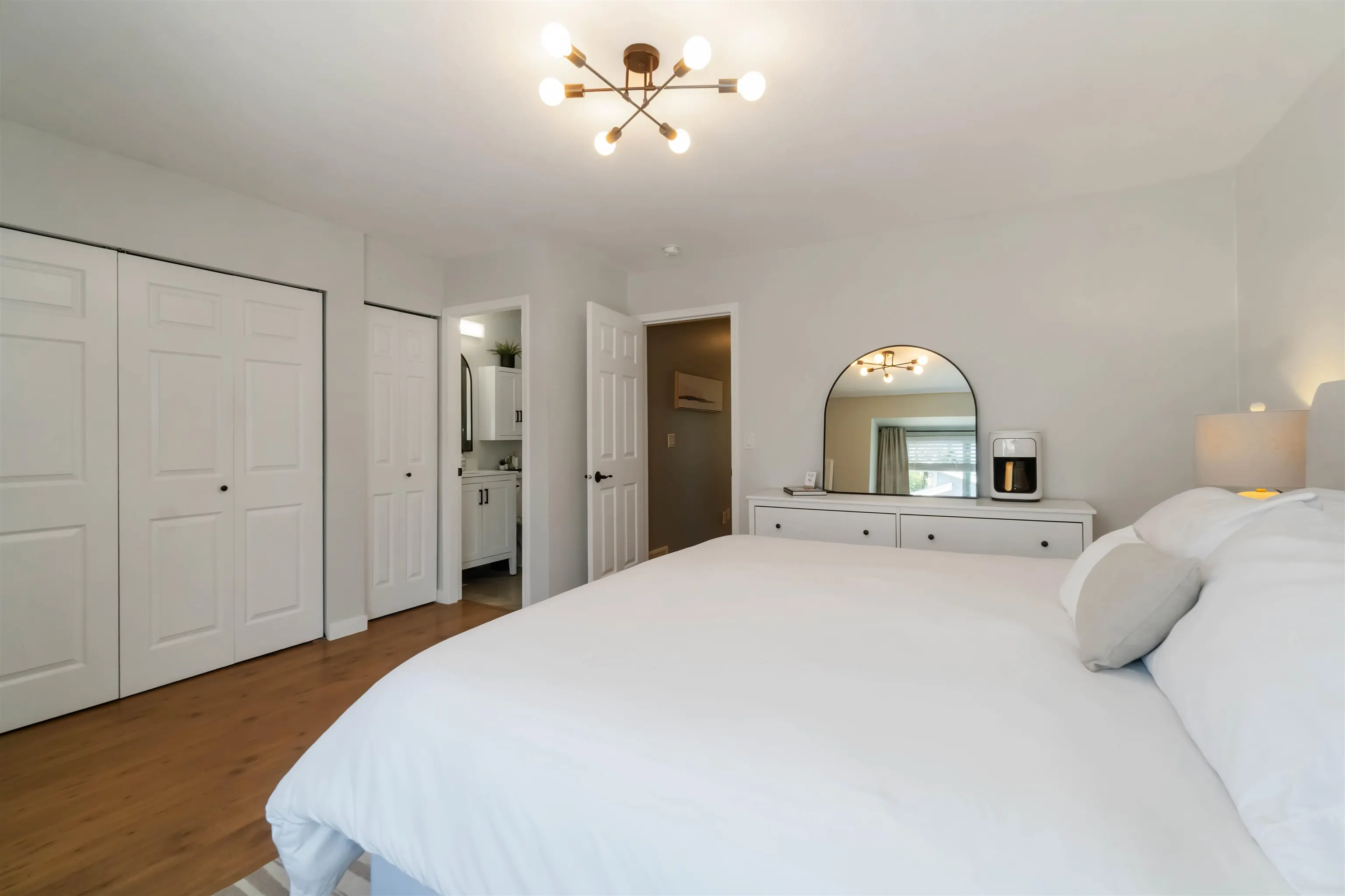 D 3374 Sefton Street