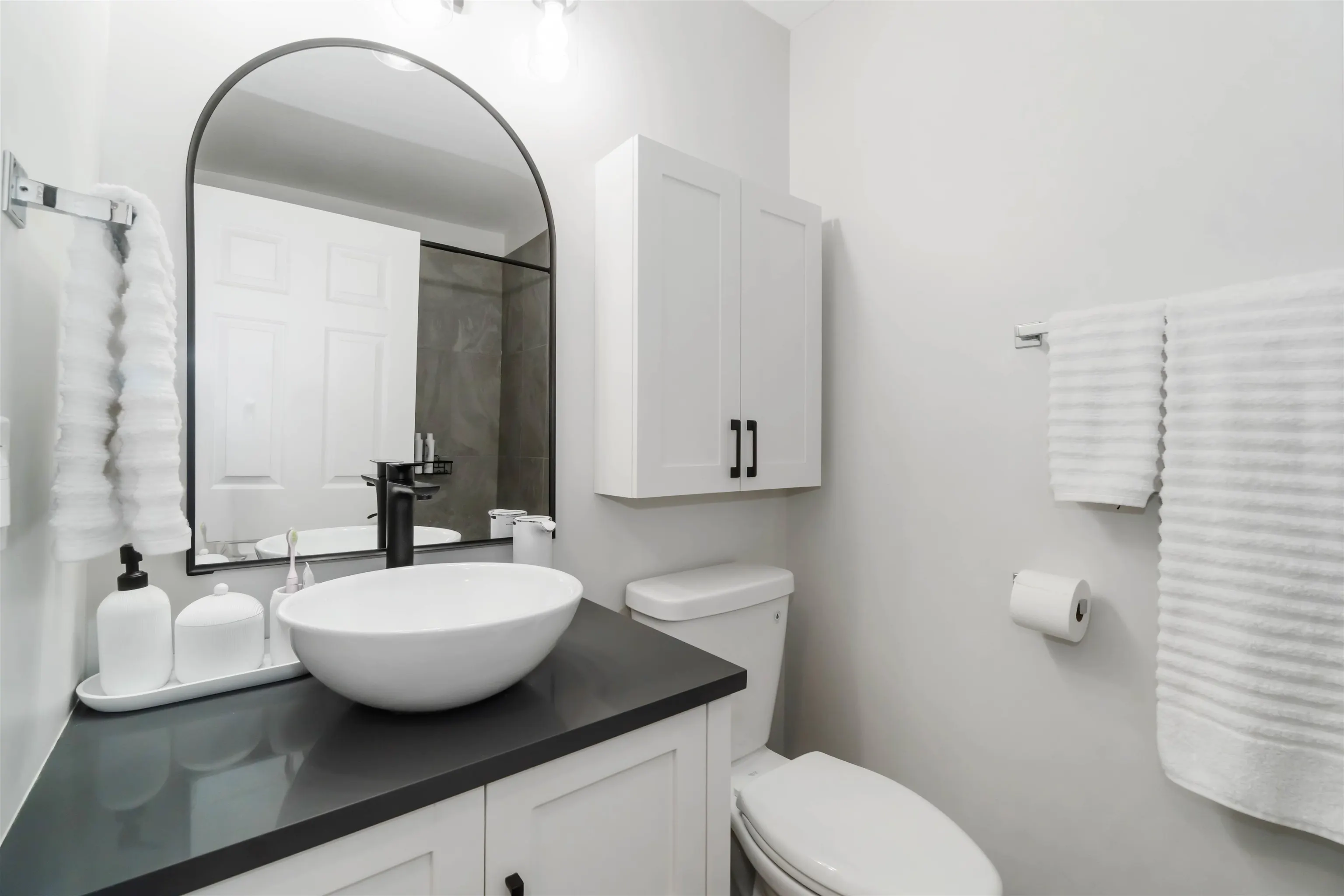 D 3374 Sefton Street