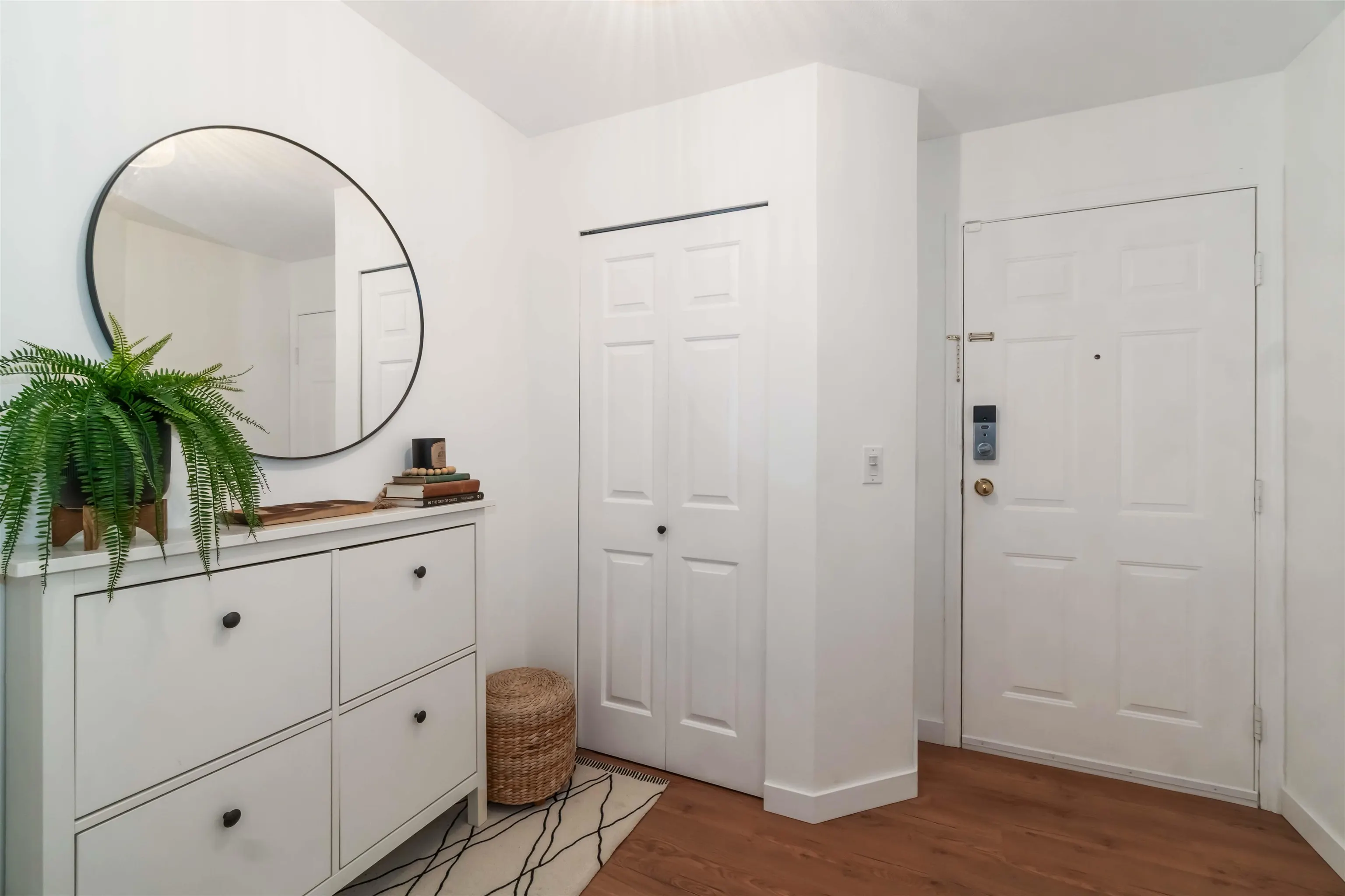 D 3374 Sefton Street