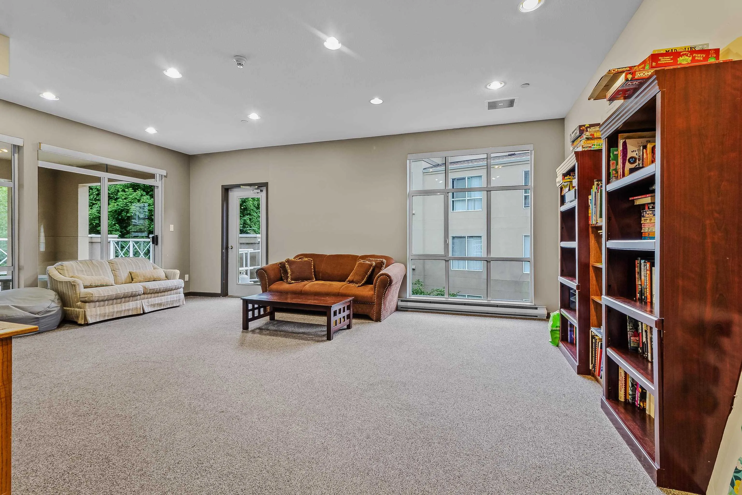 322 2551 Parkview Lane