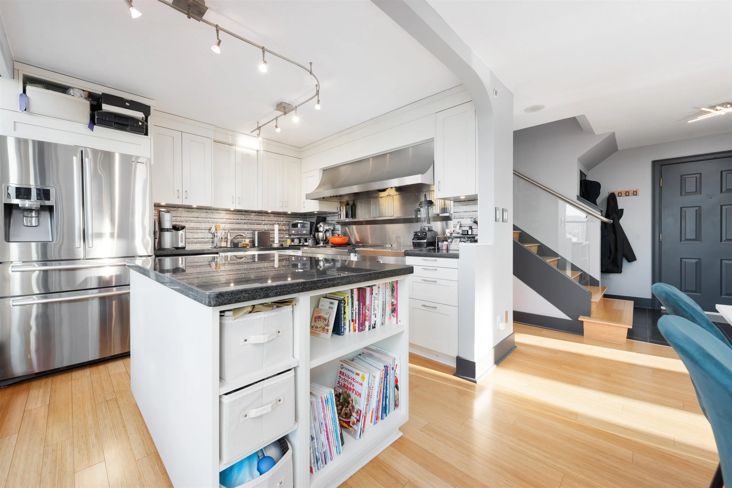1806 888 Pacific Street