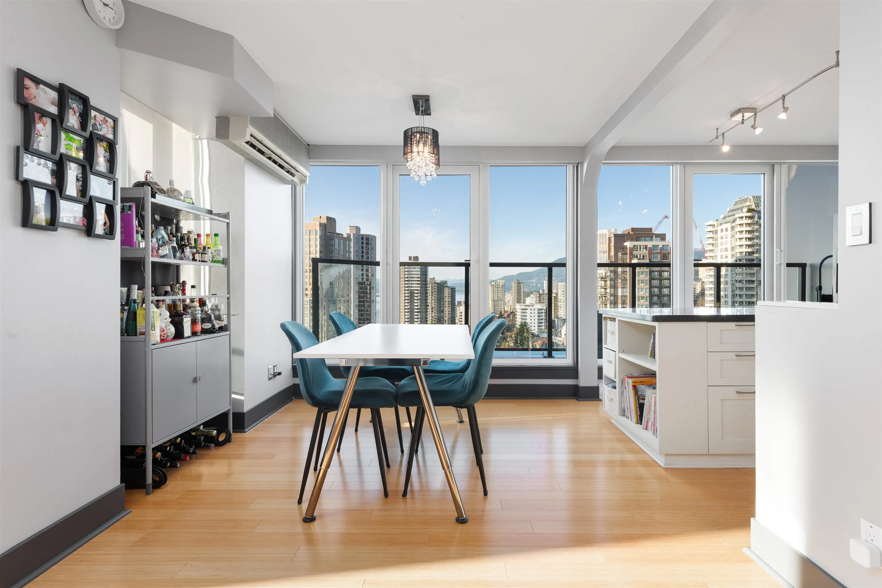 1806 888 Pacific Street