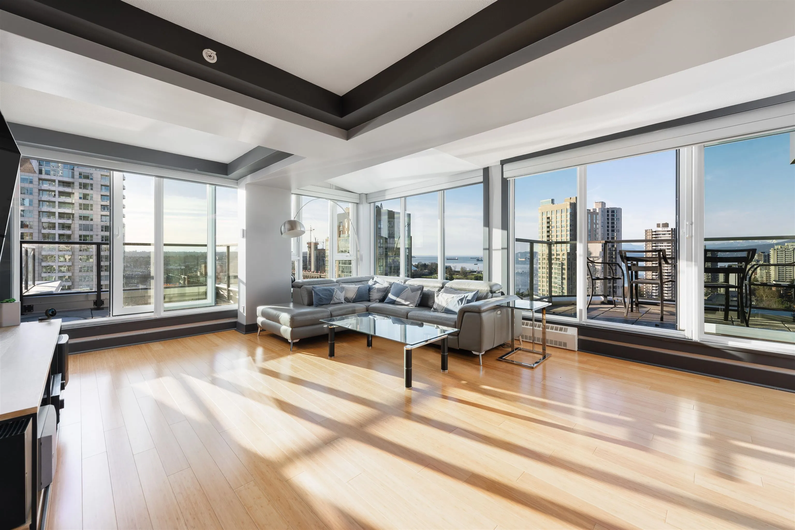 1806 888 Pacific Street