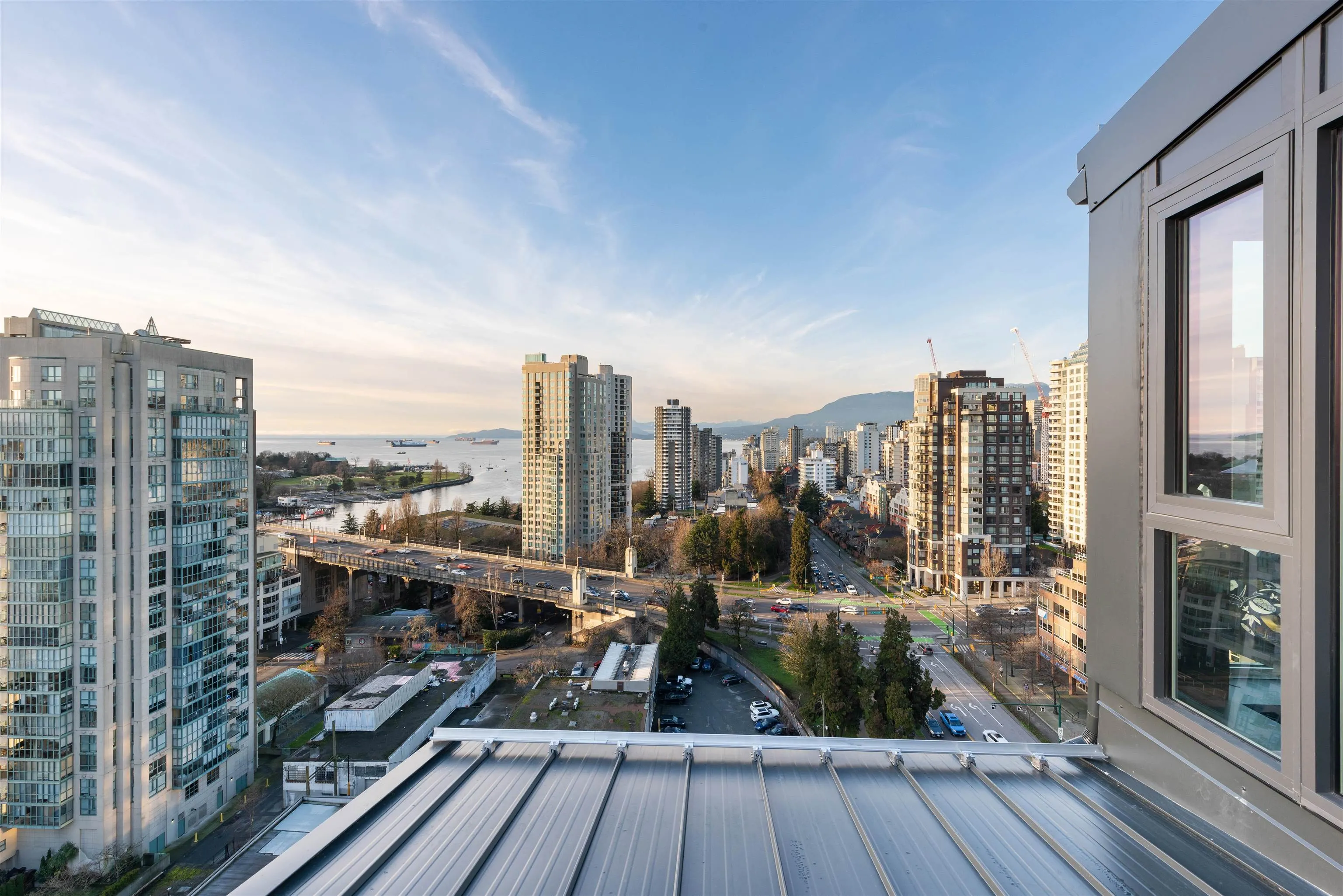 1806 888 Pacific Street