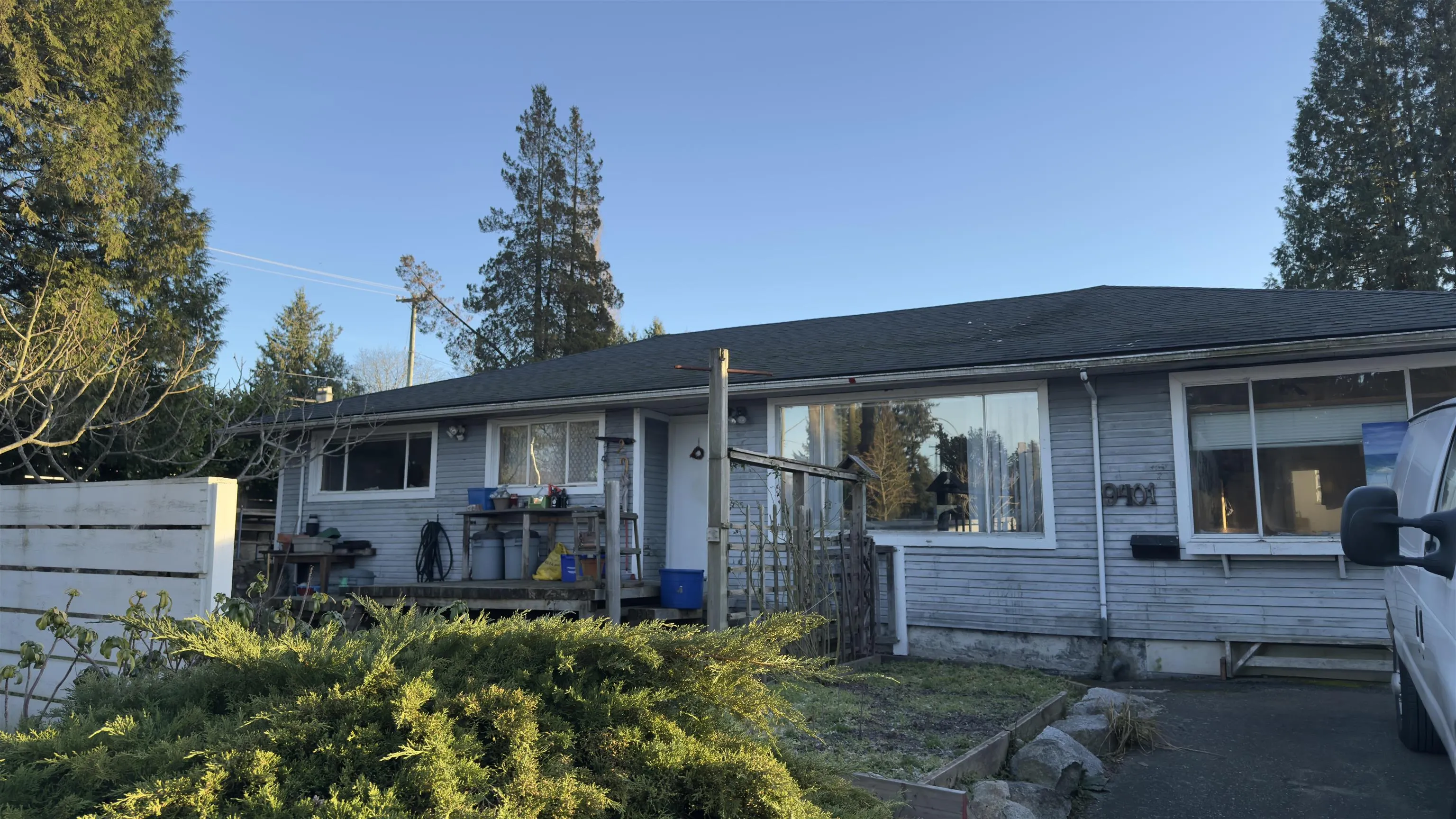 9401 Dawson Crescent