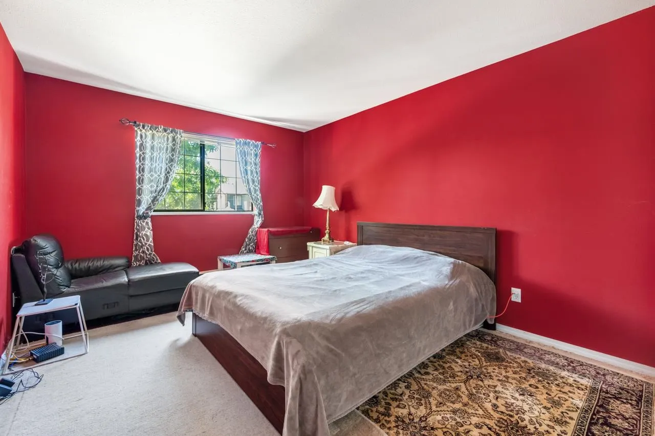 222 7480 St. Albans Road