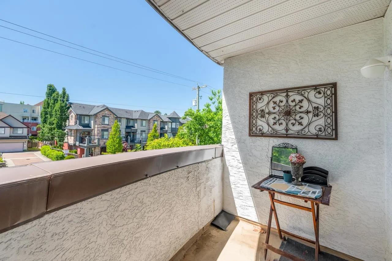222 7480 St. Albans Road