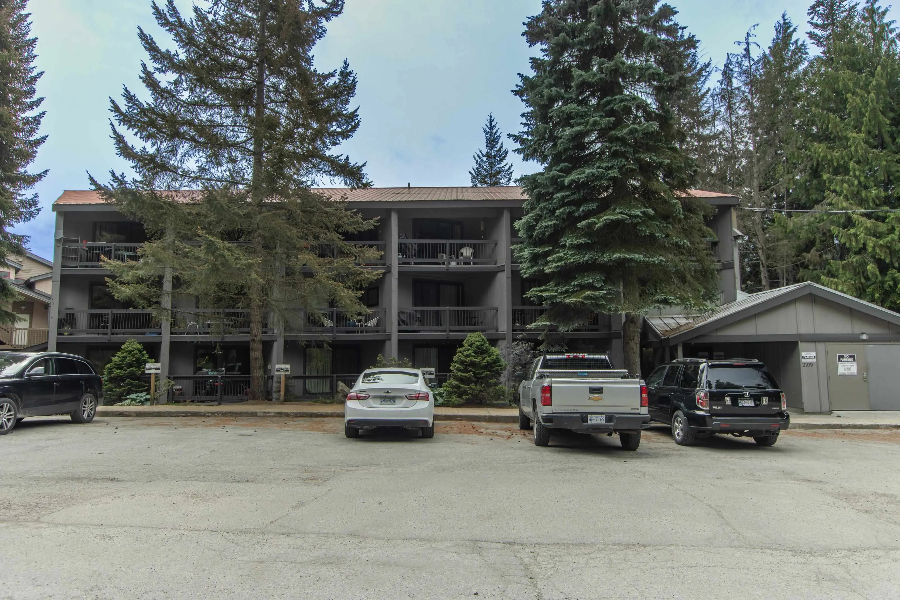 112 2109 Whistler Road