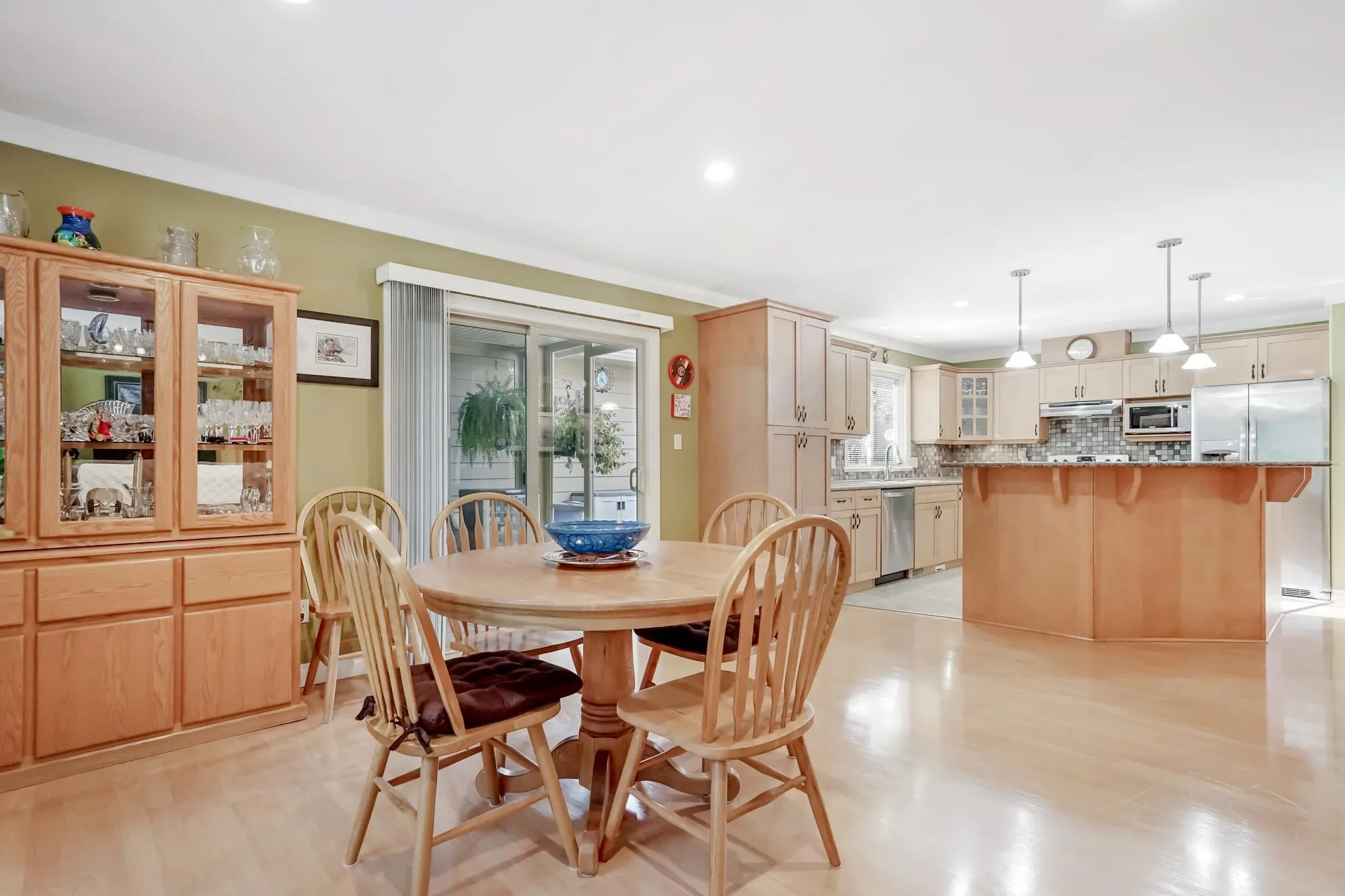 52 46000 Thomas Road