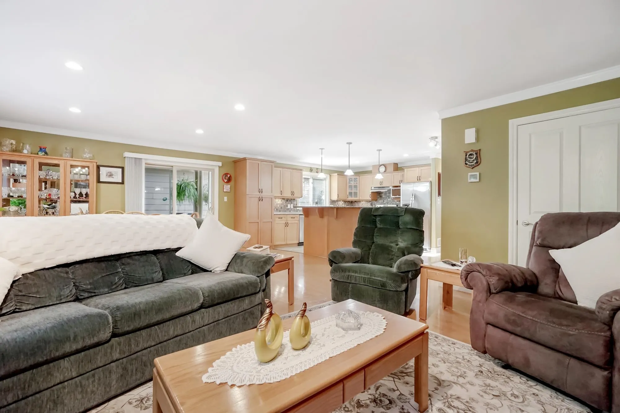 52 46000 Thomas Road