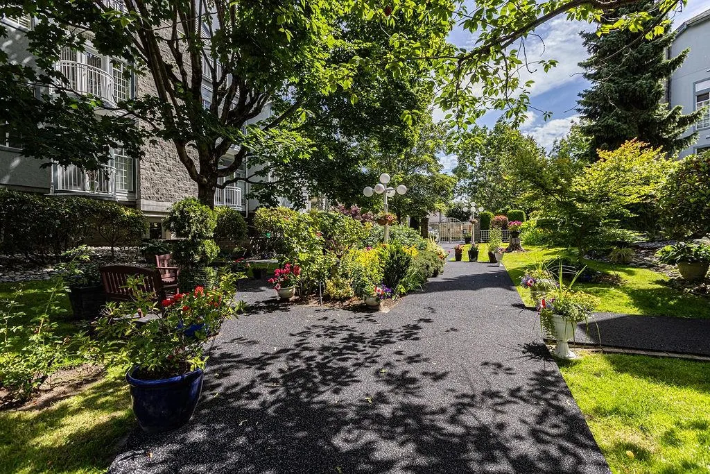 104 7680 Minoru Boulevard