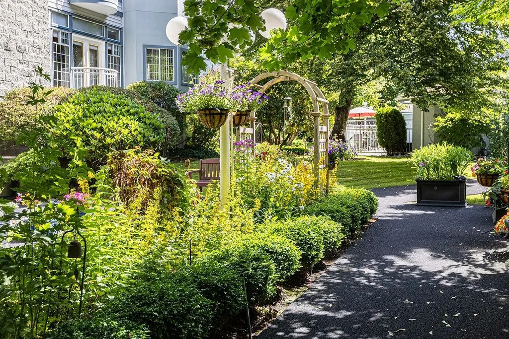 104 7680 Minoru Boulevard