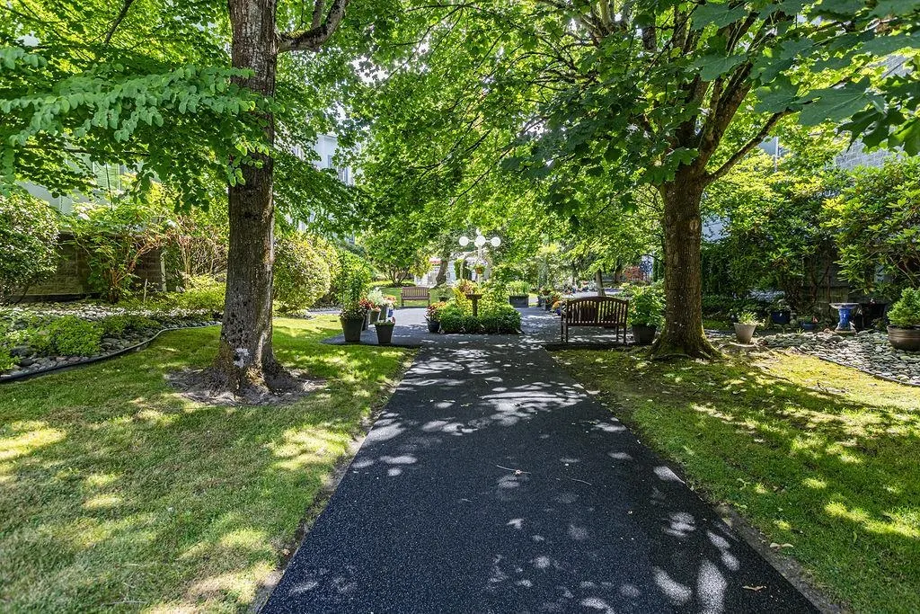 104 7680 Minoru Boulevard